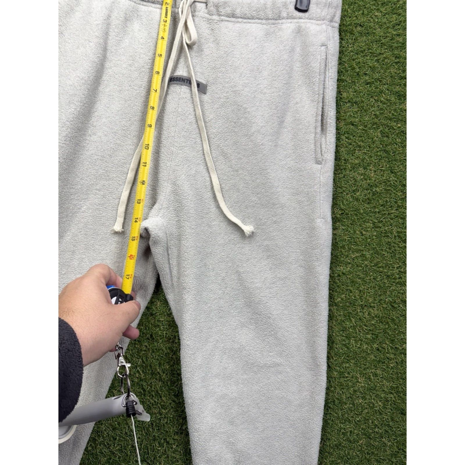 Fear of God Fear of God Essentials Pants Mens Large Polar Fleece Lounge Drawstring Beige 31 Inseam Regular Sweatpants Spring Mens Size US 33 - 4 Thumbnail