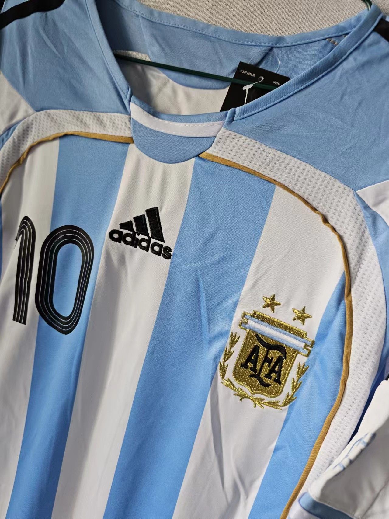 Other 2006 Argentina #10 Riquelme Jersey Home Size US M / EU 48-50 / 2 - 3 Thumbnail