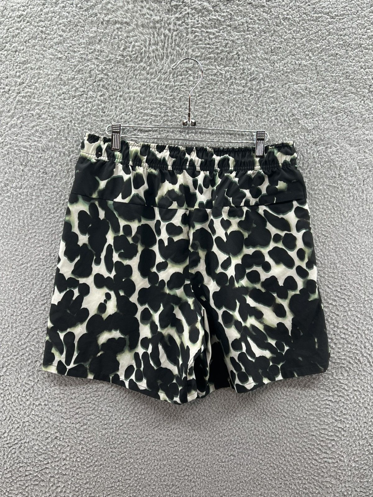 Nike Nike Unlimited Studio '72 7" Versatile Shorts FN3321-020 Size US 34 / EU 50 - 2 Thumbnail