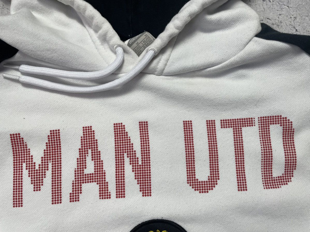 Nike Vintage Nike Manchester United Swoosh Soccer Hoodie Size US M / EU 48-50 / 2 - 6 Thumbnail