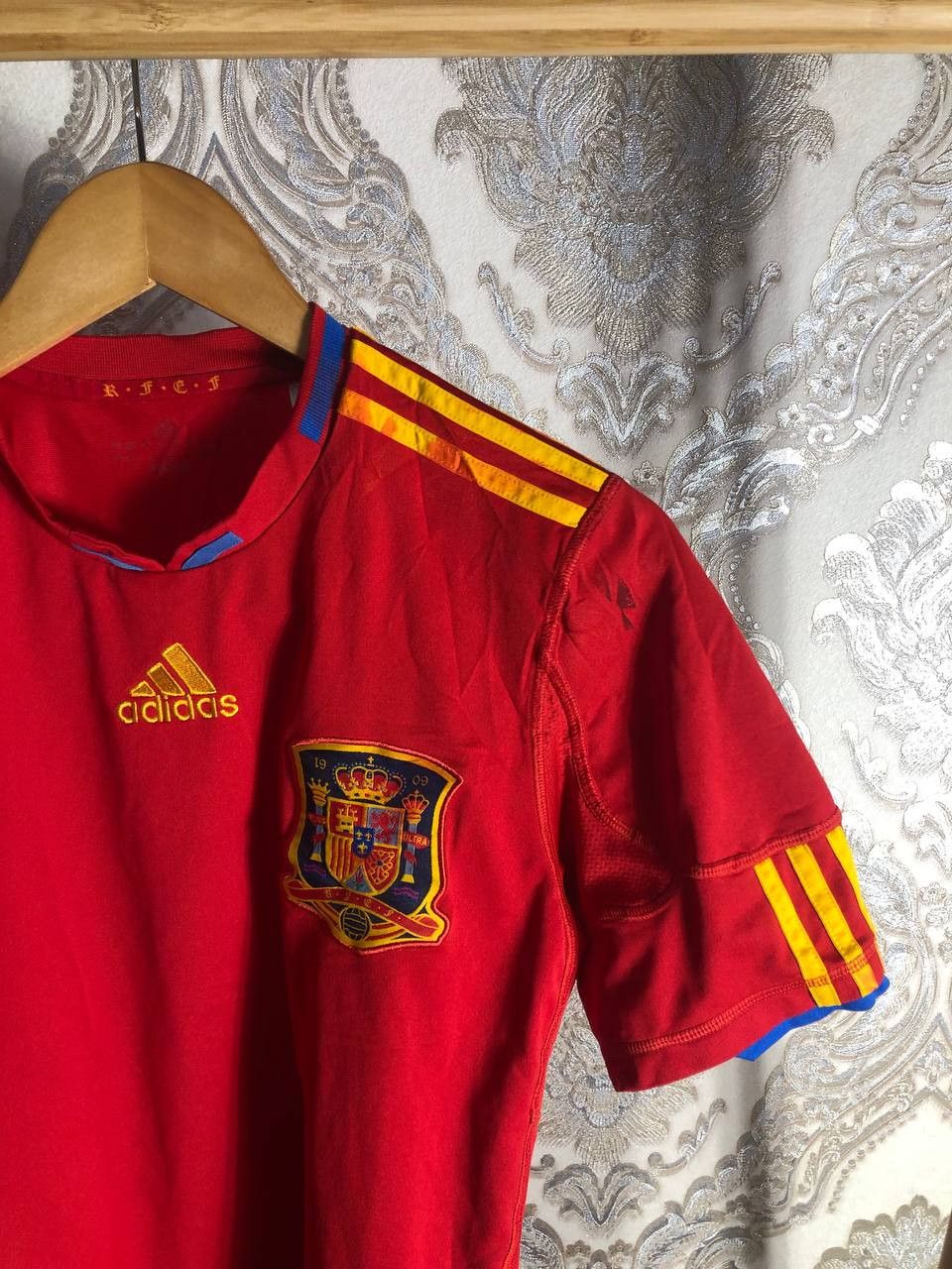 Adidas Vintage Adidas Spain Retro Soccer Jersey Madrid Barcelona Size US S / EU 44-46 / 1 - 2 Thumbnail