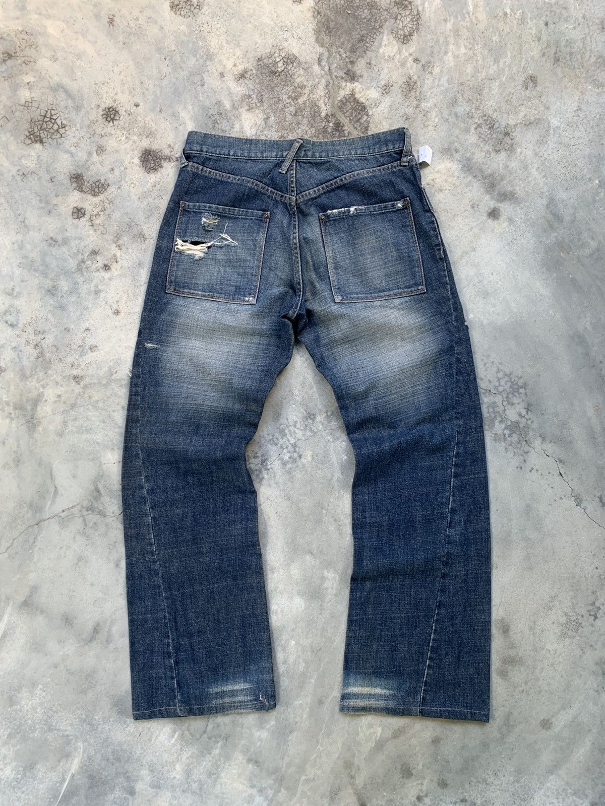 Japanese Brand Uniqlo Punk Distressed Twisted Leg Flare Jeans Size US 30 / EU 46 - 4 Thumbnail