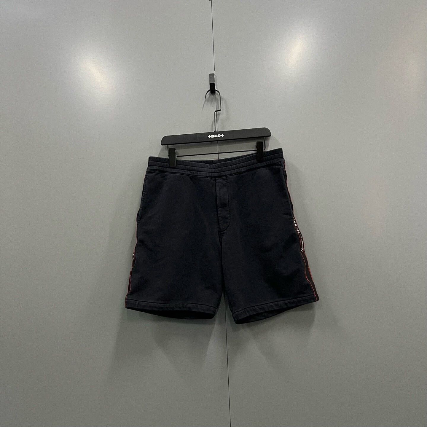 Alexander McQueen Alexander McQueen Retro Casual Pants 34 Men Size US 34 / EU 50 - 1 Thumbnail