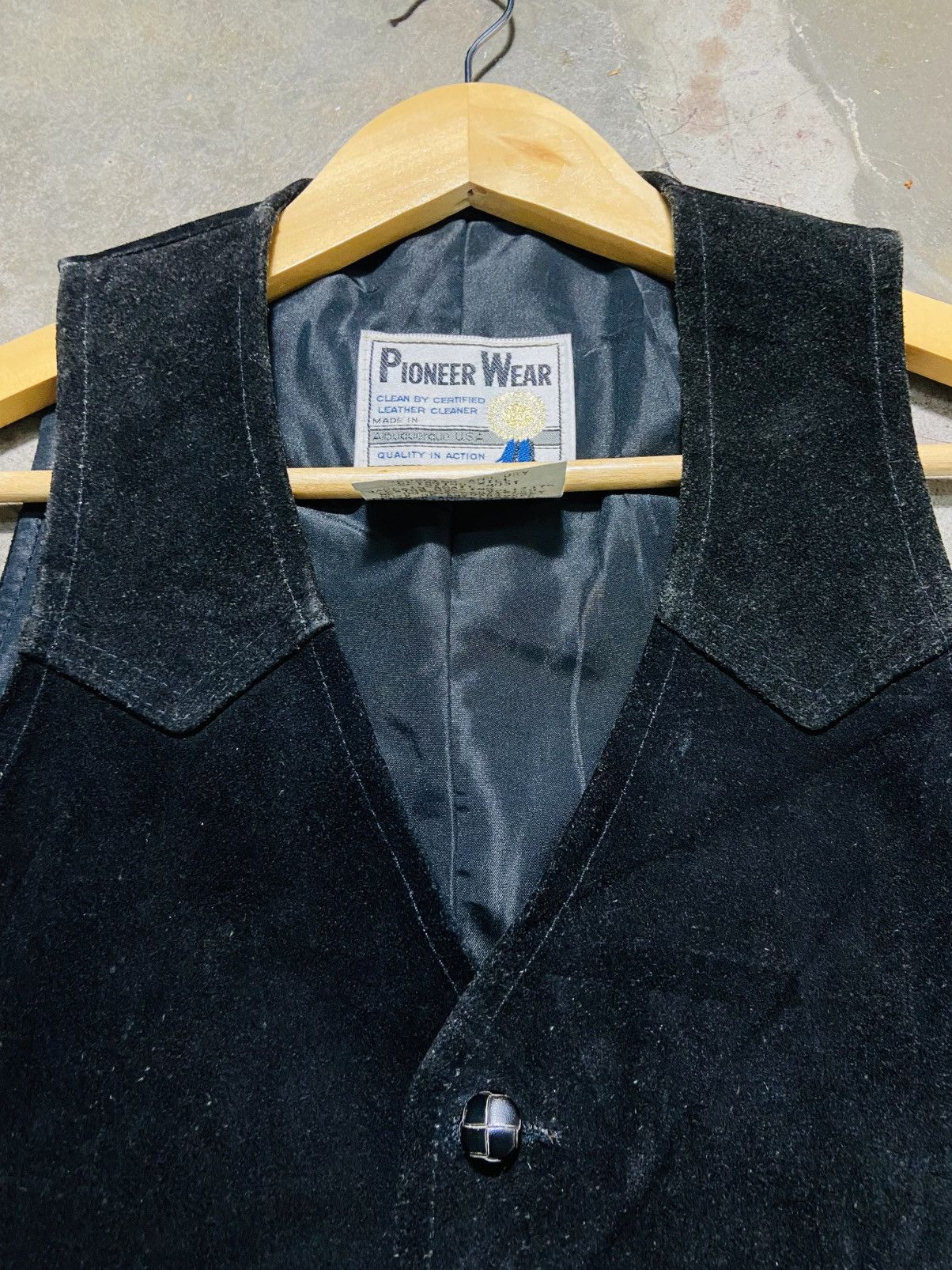 Cowboy Equipment Vintage 80s Pioneer Wear Suede Leather Vest Jacket Size US M / EU 48-50 / 2 - 5 Thumbnail