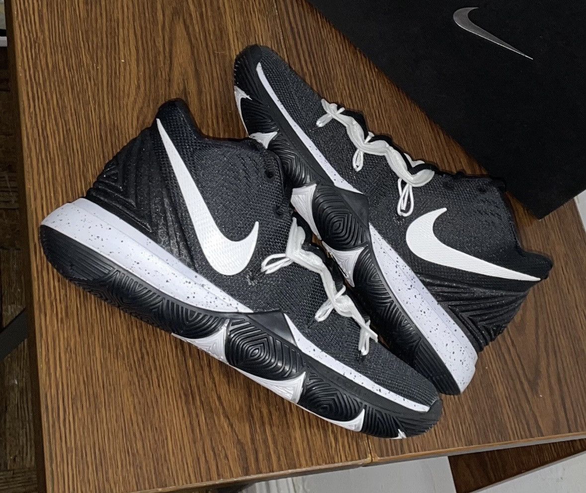 Nike Nike Kyrie 5 TB Black White Size US 10.5 / EU 43-44 - 2 Thumbnail