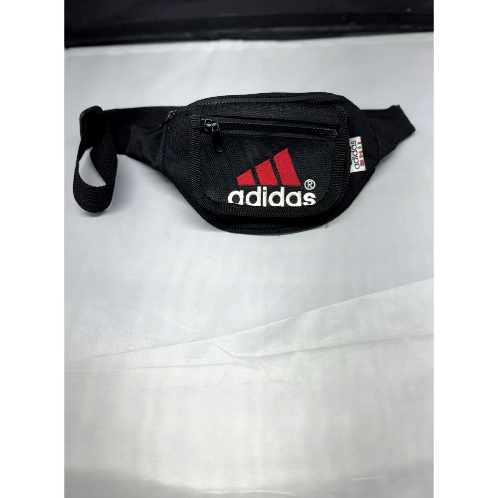 Adidas VINTAGE Adidas Waist Bag Fanny Pack Nylon Black Adult OS Unisex Size ONE SIZE - 2 Thumbnail