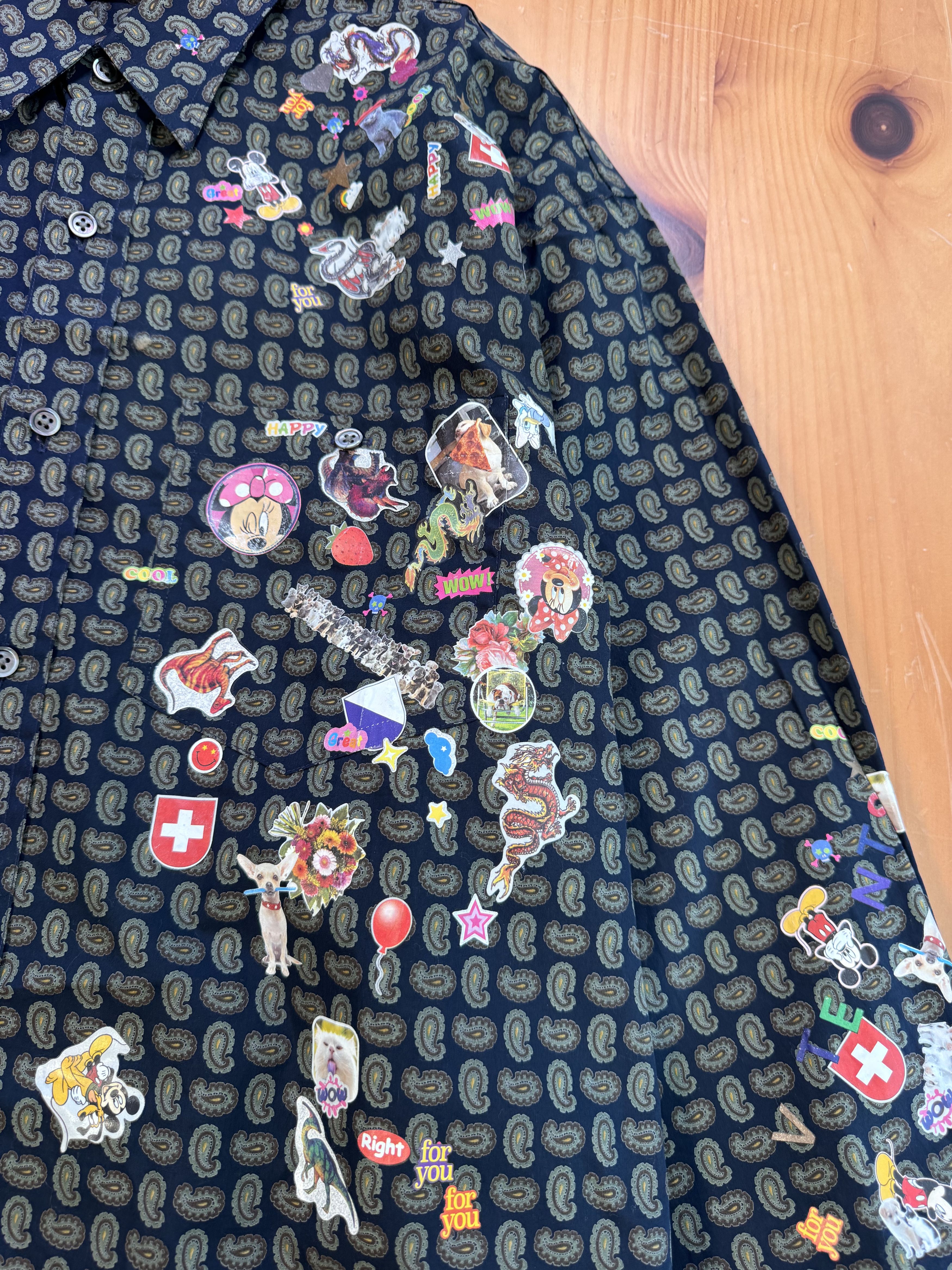 Vetements Vetements RUNWAY paisley & stickers print shirt Size US M / EU 48-50 / 2 - 7 Thumbnail