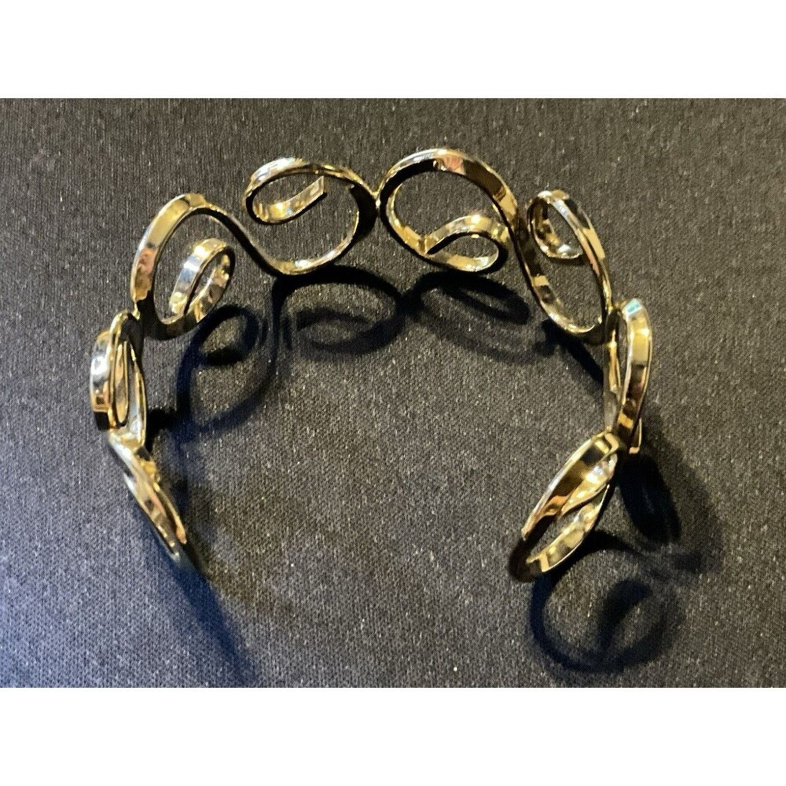 Other 6.75in Gold Tone Open Cuff Geometric Bracelet Size ONE SIZE - 4 Thumbnail
