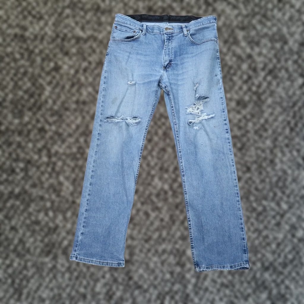 Wrangler Wrangler Jeans Men’s 34x30 Regular Straight Denim Distressed Blue Cotton 5-Pocket Wrangler Straight Size US 34 / EU 50 - 1 Thumbnail