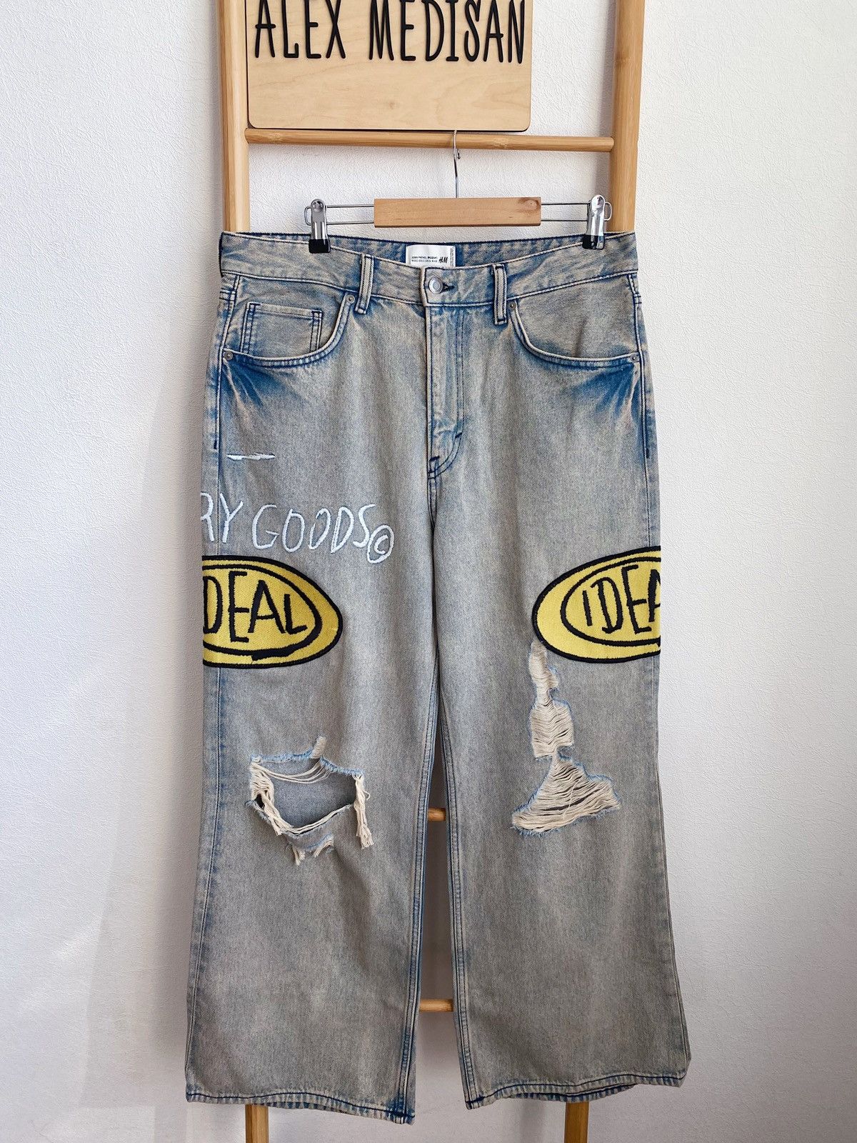 H&M × Jean-Michel Basquiat × Who Decides War Who Decides War bootcut loose jeans H&M x Basquiat x Ev&Tela Size US 34 / EU 50 - 1 Thumbnail