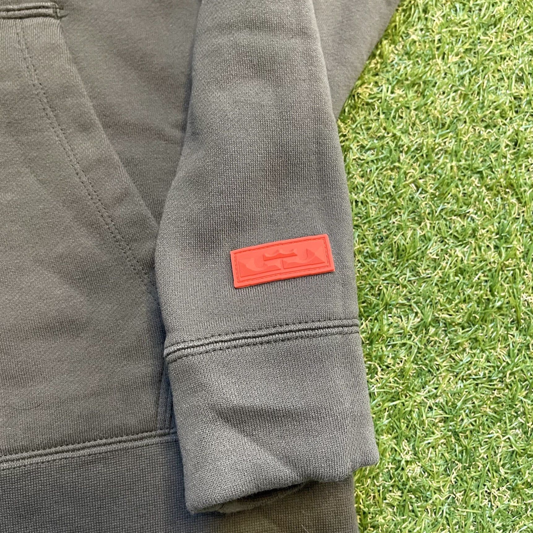 Nike Nike Crewneck Sweatshirt Men S Green Cavs LeBron James Club Fleece Pouch Pockets Loose Fit XS No? Wait Not include. Size US S / EU 44-46 / 1 - 4 Thumbnail