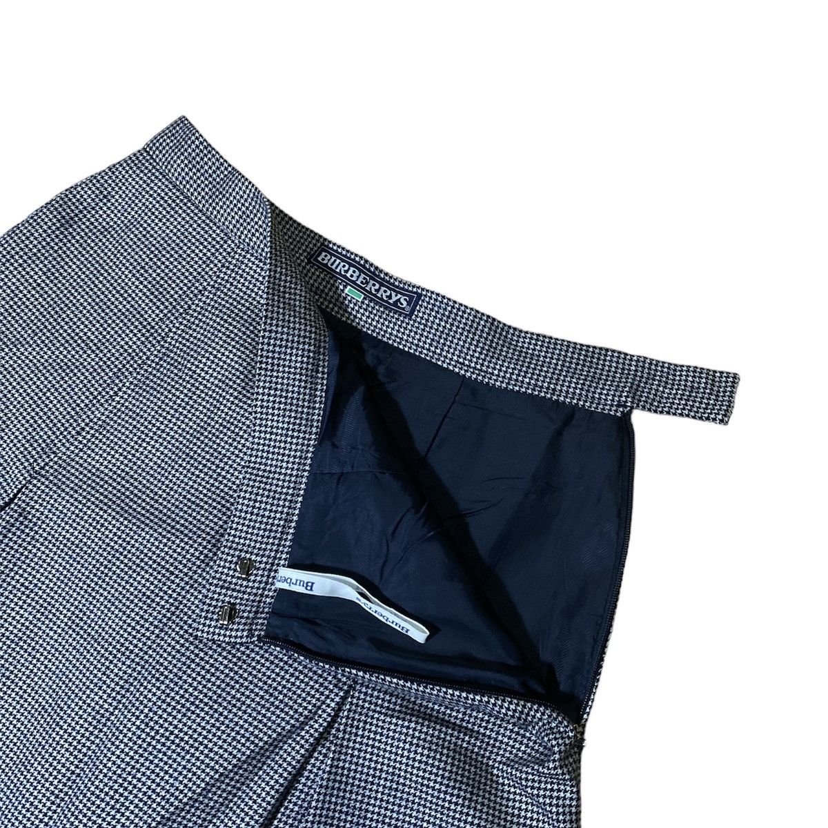 Burberry × Vintage Vintage 90s Burberrys Pleated Skirt Size 25" / US 0 / IT 36 - 4 Thumbnail