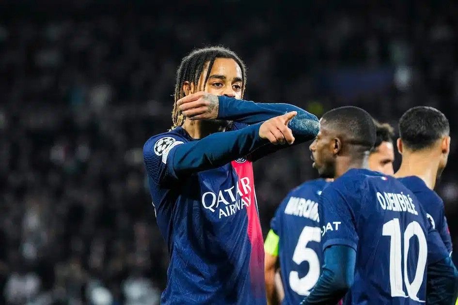 Nike PSG 2023/24 Barcola Home Jersey Size US M / EU 48-50 / 2 - 2 Thumbnail