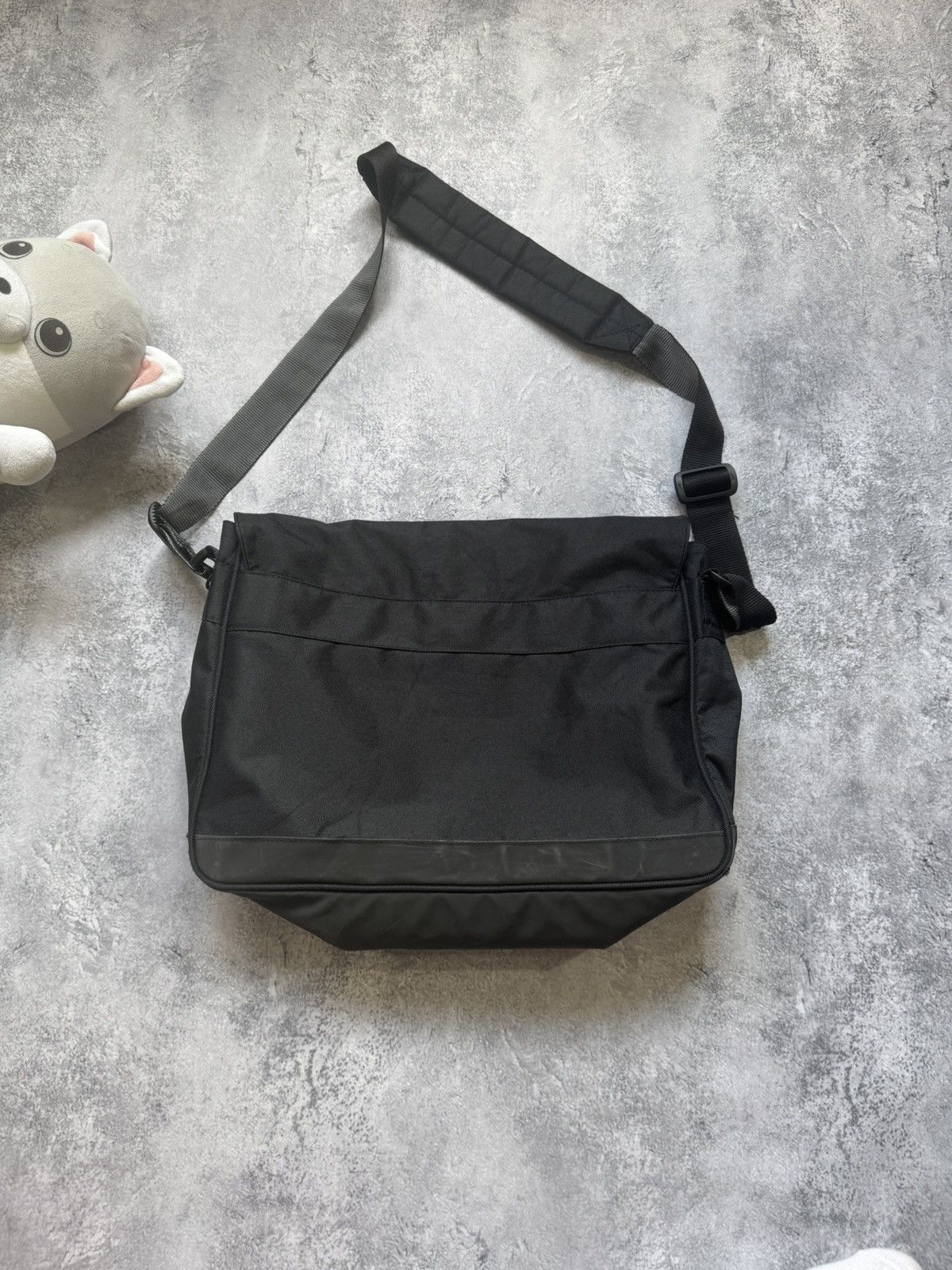 Nike Vintage Nike Y2K Retro Black Crossbody Bag Shoulder Bag Nike Size ONE SIZE - 9 Thumbnail