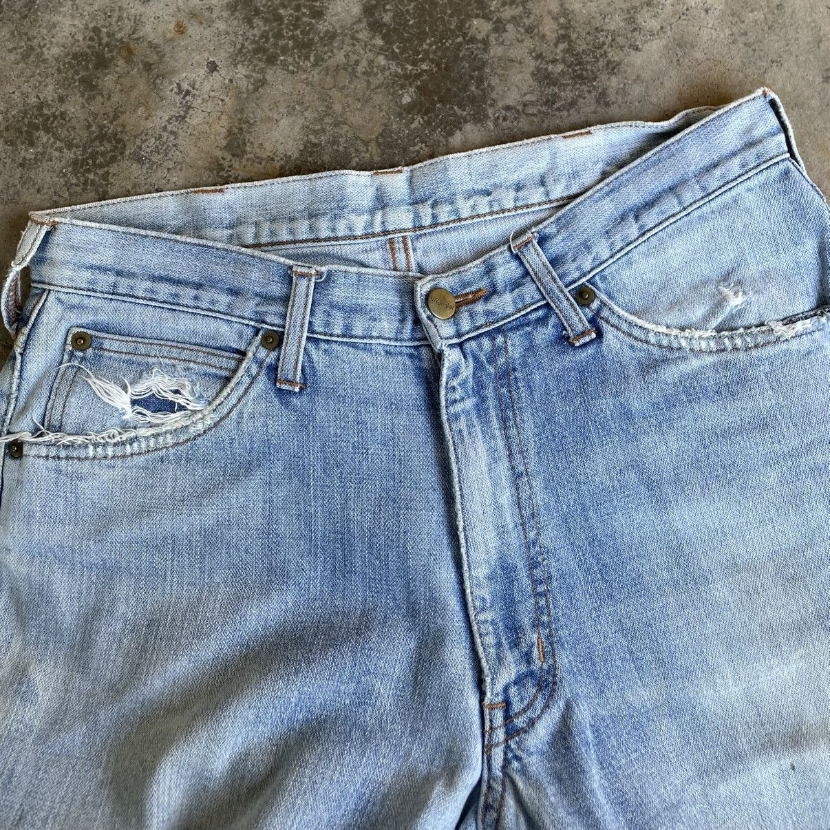 Wrangler 🔥Vintage Wrangler Stoned Washed Ripped Distress Denim Jeans Size US 33 - 14 Thumbnail
