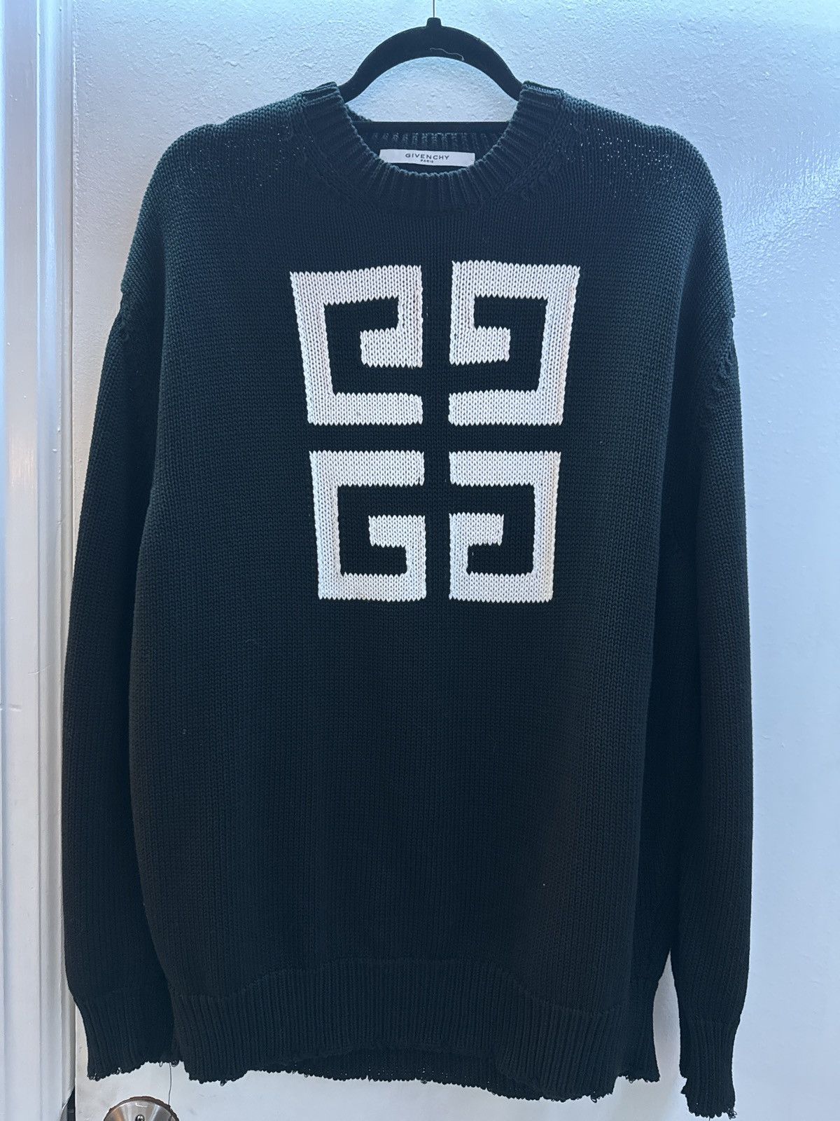 GIVENCHY KNIT SWEATER