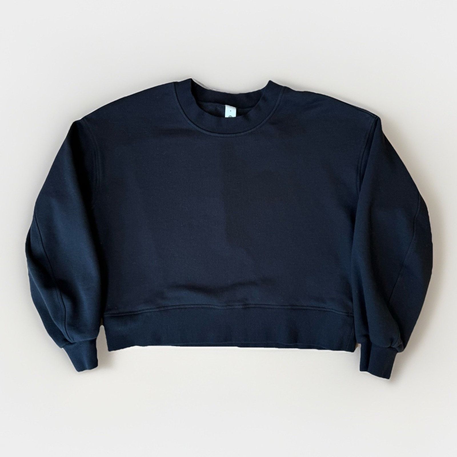 Lululemon Lululemon Sweatshirt Women's 6 Black Cropped Fleece Pullover Size M / US 6-8 / IT 42-44 - 1 Thumbnail