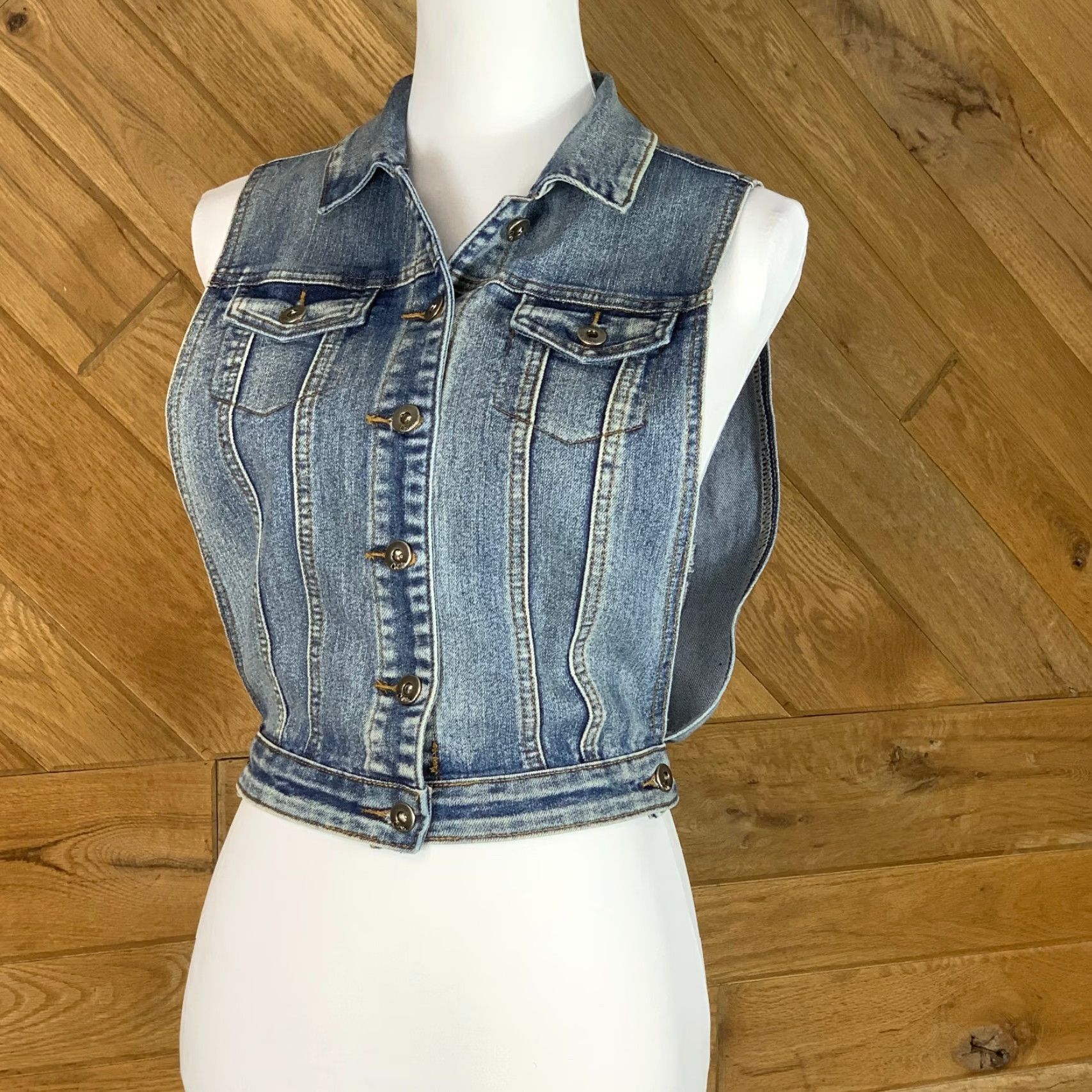 Denime CHIQLE Womens Size S Top Vest Lace Back Boho Denim Open Sides Collared Blue Vest Womens S Blue Denim Lace Back Boho Open Sides Collared CHIQLE Size S / US 4 / IT 40 - 6 Thumbnail
