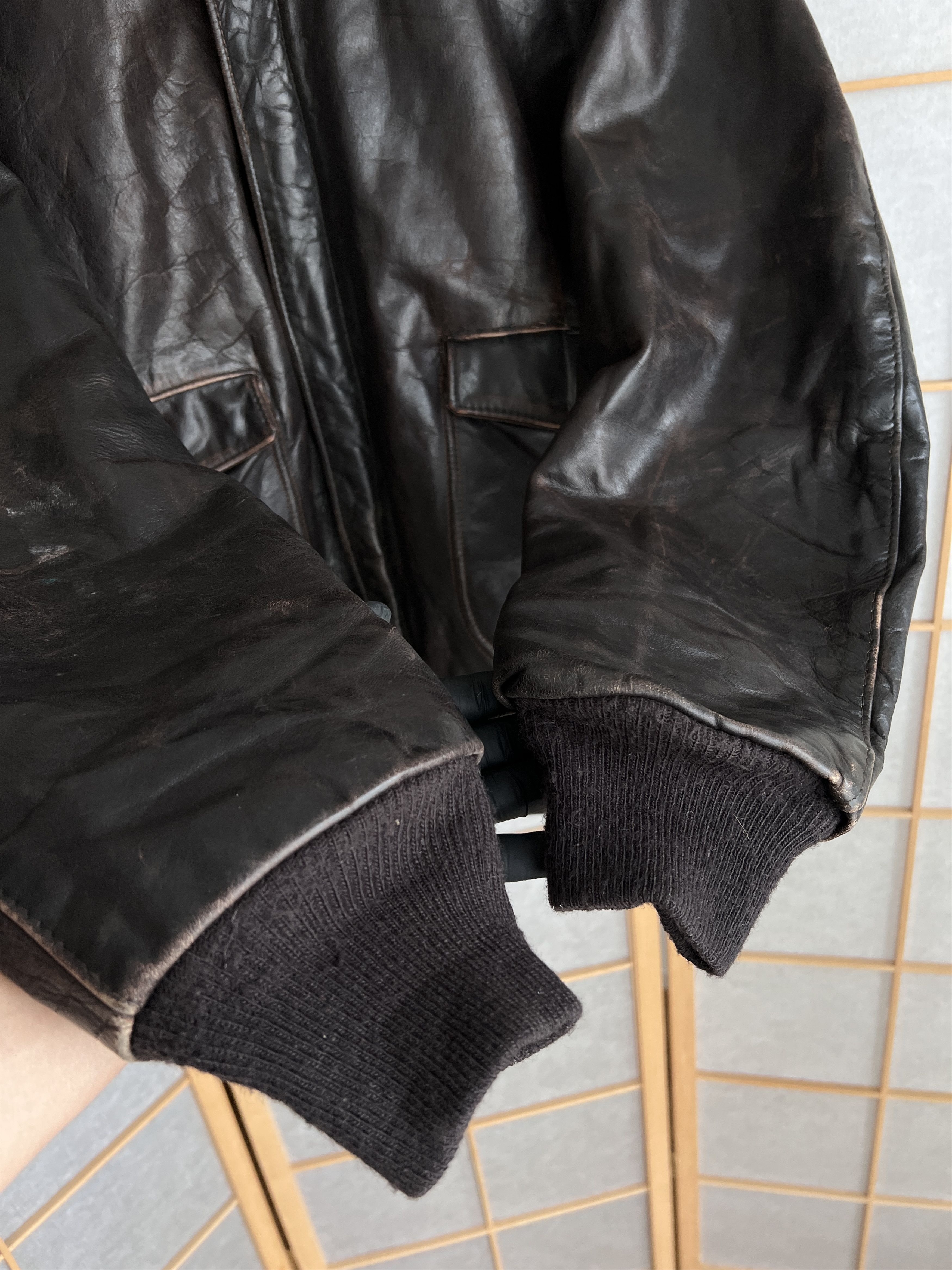 Schott Archive Schott USA VTG 80s Leather faded flyer bomber jacket Size US L / EU 52-54 / 3 - 7 Thumbnail