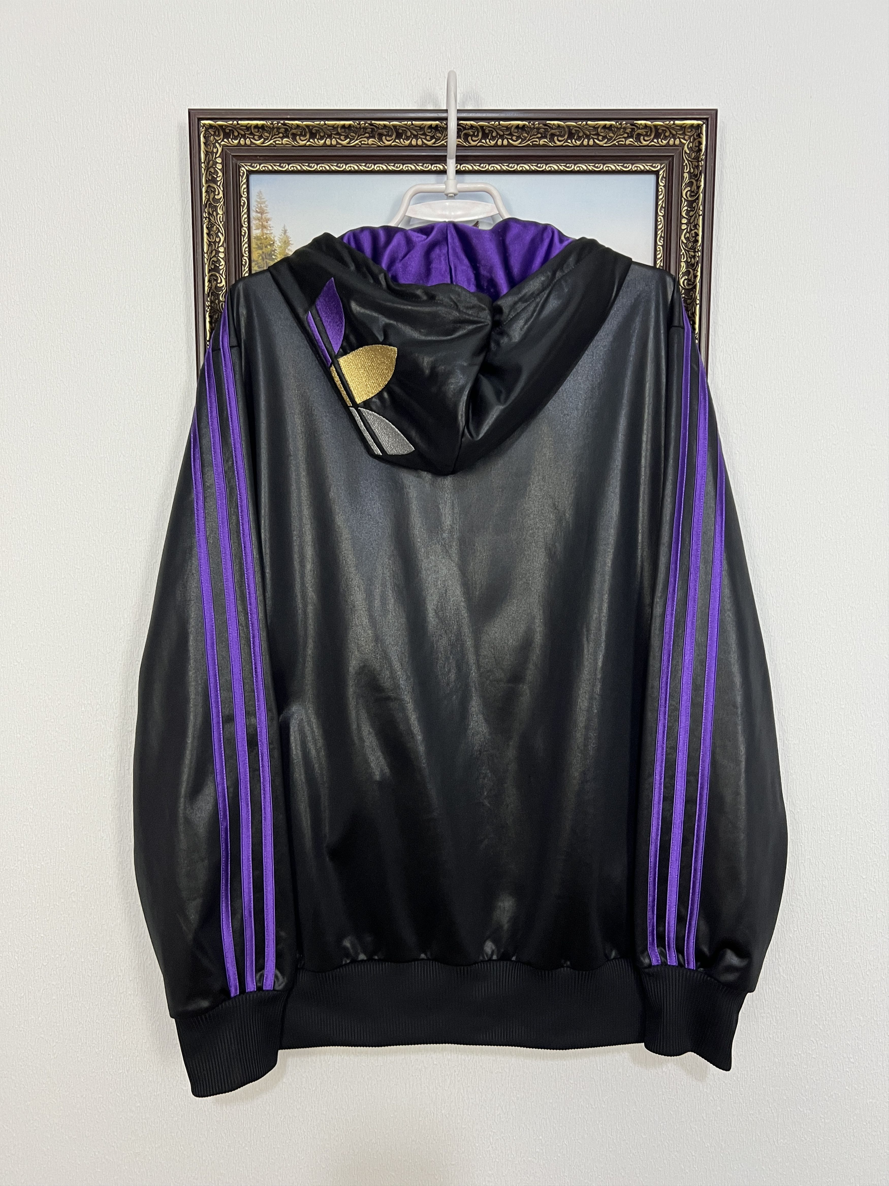 Adidas Vintage Adidas Originals Chile 62 Purple Hooded Jacket Track Size US L / EU 52-54 / 3 - 9 Thumbnail