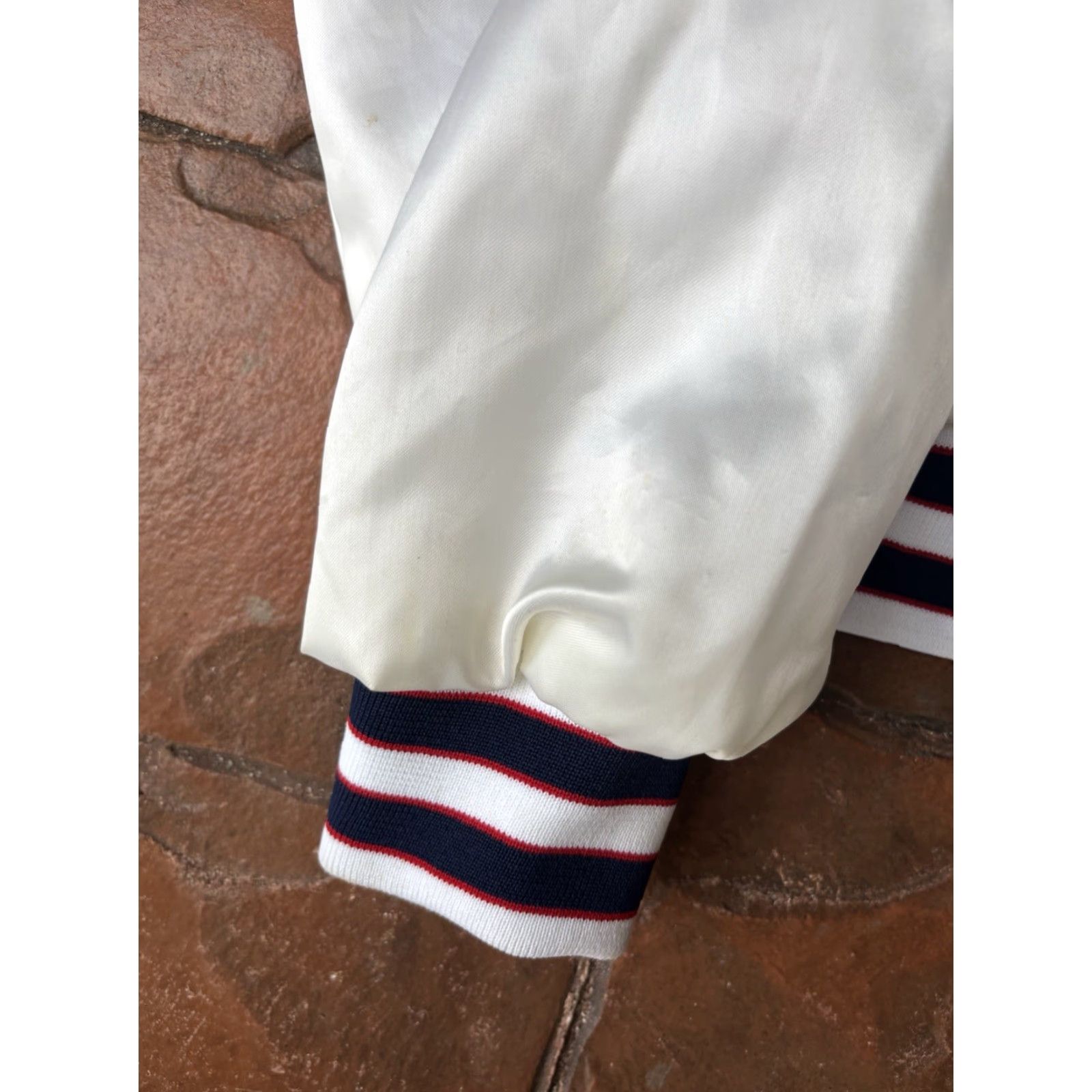 Vintage VINTAGE Bud Dry Satin Bomber Jacket XL White Logo USA 80s Wind-Resistant, Water-Resistant, Short Jacket, Unisex Adults, 80s, Draft Promo, USA Theme Size US XL / EU 56 / 4 - 7 Thumbnail
