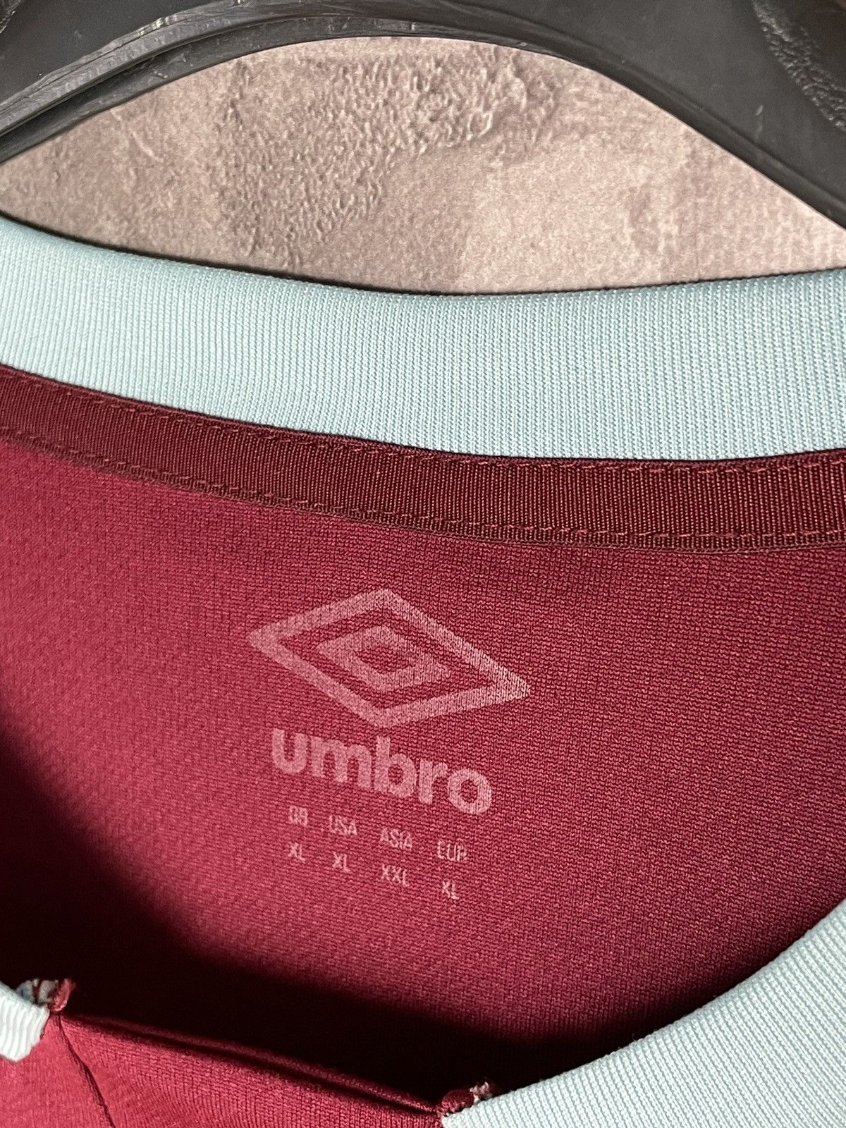 Umbro Burnley 2020 Home Football Shirt Umbro Soccer Jersey Size XL Size US XL / EU 56 / 4 - 10 Thumbnail