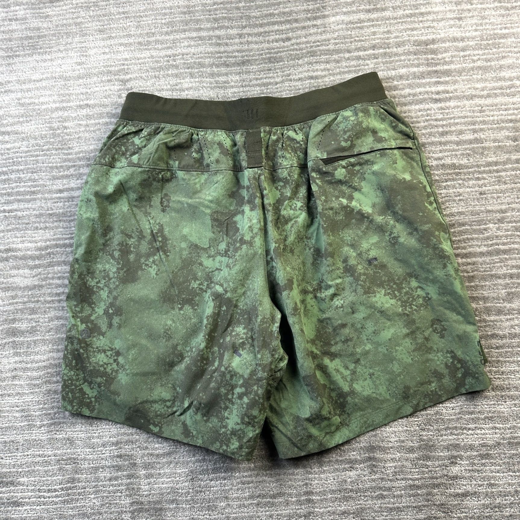 Lululemon Lululemon Shorts Mens Medium Green Camo License To Train Lined Gym Running Size US 28 / EU 44 - 2 Thumbnail