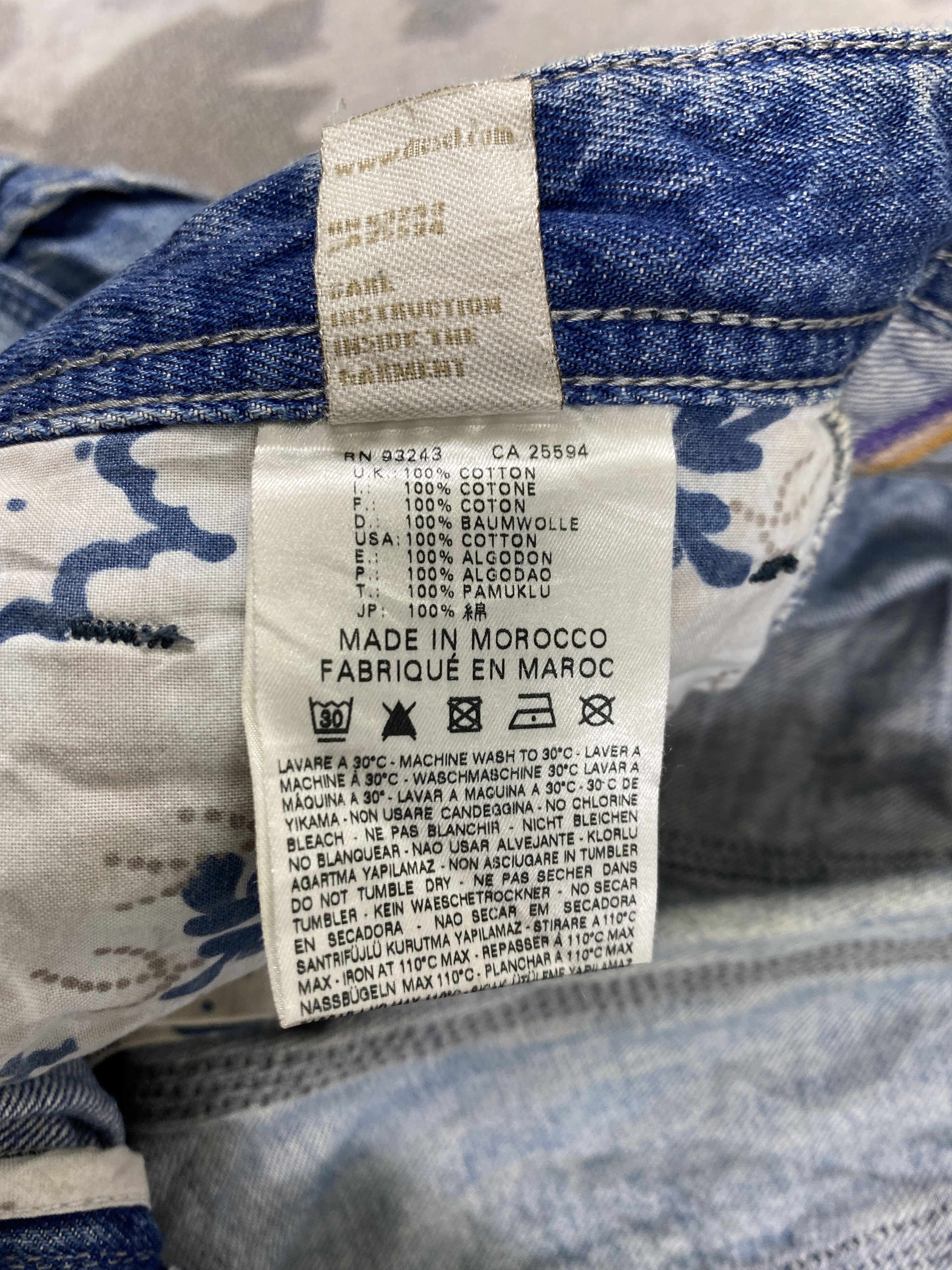Diesel Faded Blue Vintage Diesel Jeans 31x31.5 Denim- JN3885 Size US 31 - 10 Thumbnail