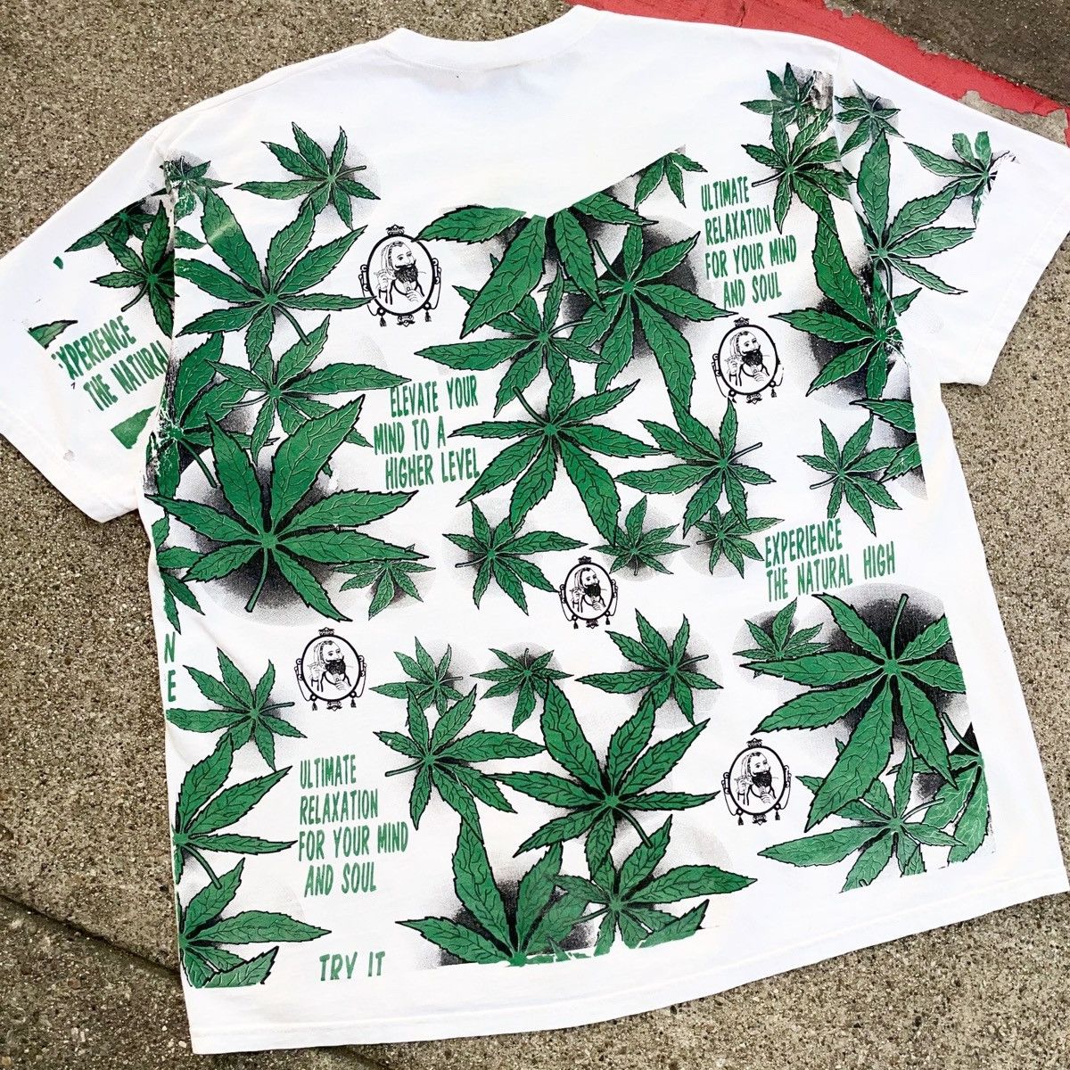 Vintage 90s Zig Zag Weed Vintage All Over Print Tee Shirt Mens XL Size US XL / EU 56 / 4 - 2 Thumbnail