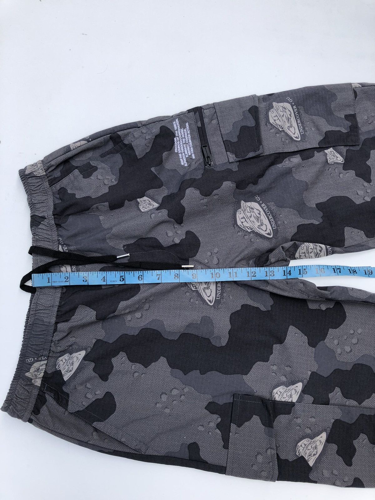 GU × Japanese Brand × Undercover Gu X Undercover Camo Cargo Pants Size US 34 / EU 50 - 6 Thumbnail