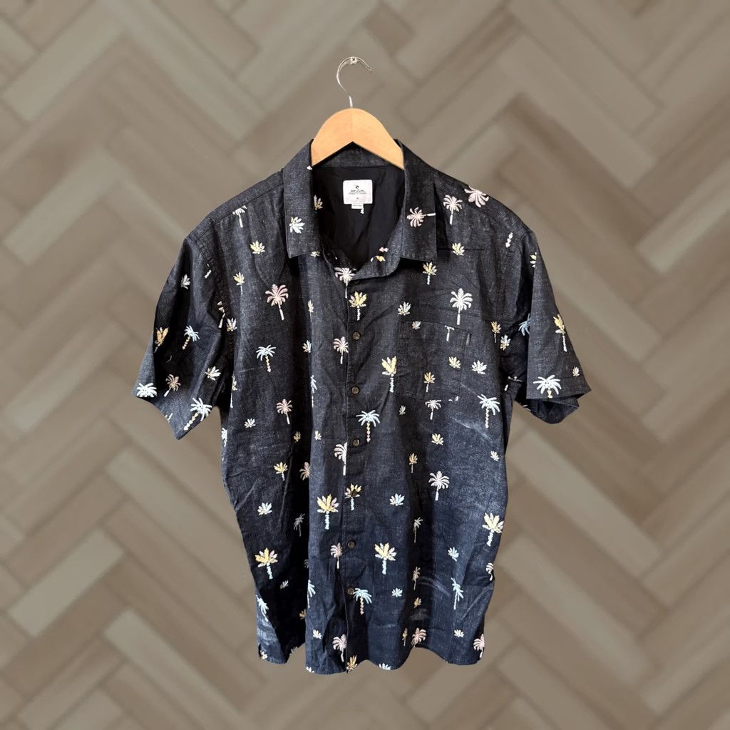 Rip Curl Rip Curl Womens Black Short Sleeve Palm Trees Button Up Shirt XL Medium? Size XL / US 12-14 / IT 48-50 - 1 Thumbnail