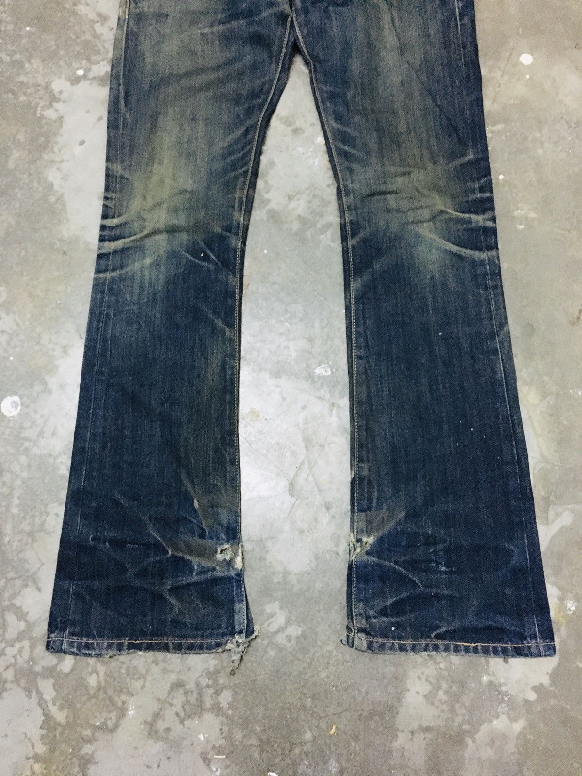 If Six Was Nine Somet Distressed Flare Jeans (15) Size 28" / US 6 / IT 42 - 3 Thumbnail