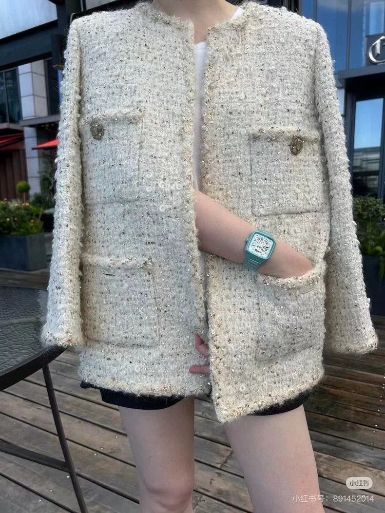 Chanel Chanel 19A Egypt series white gold tweed long-sleeved silh Size XS / US 0-2 / IT 36-38 - 2 Thumbnail