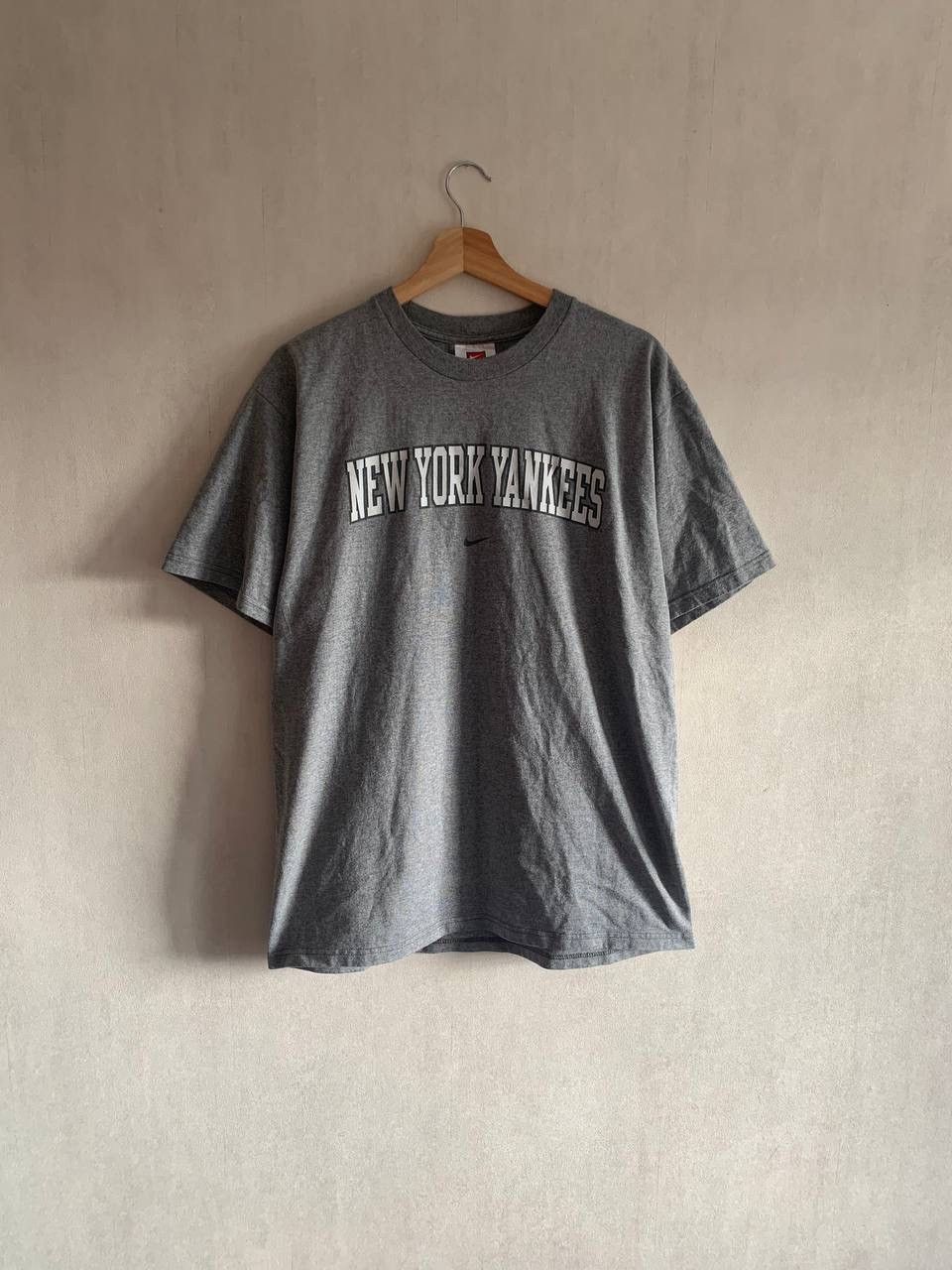 Nike 90s Vintage Nike New York Yankees T-shirt Size M Size US M / EU 48-50 / 2 - 1 Thumbnail