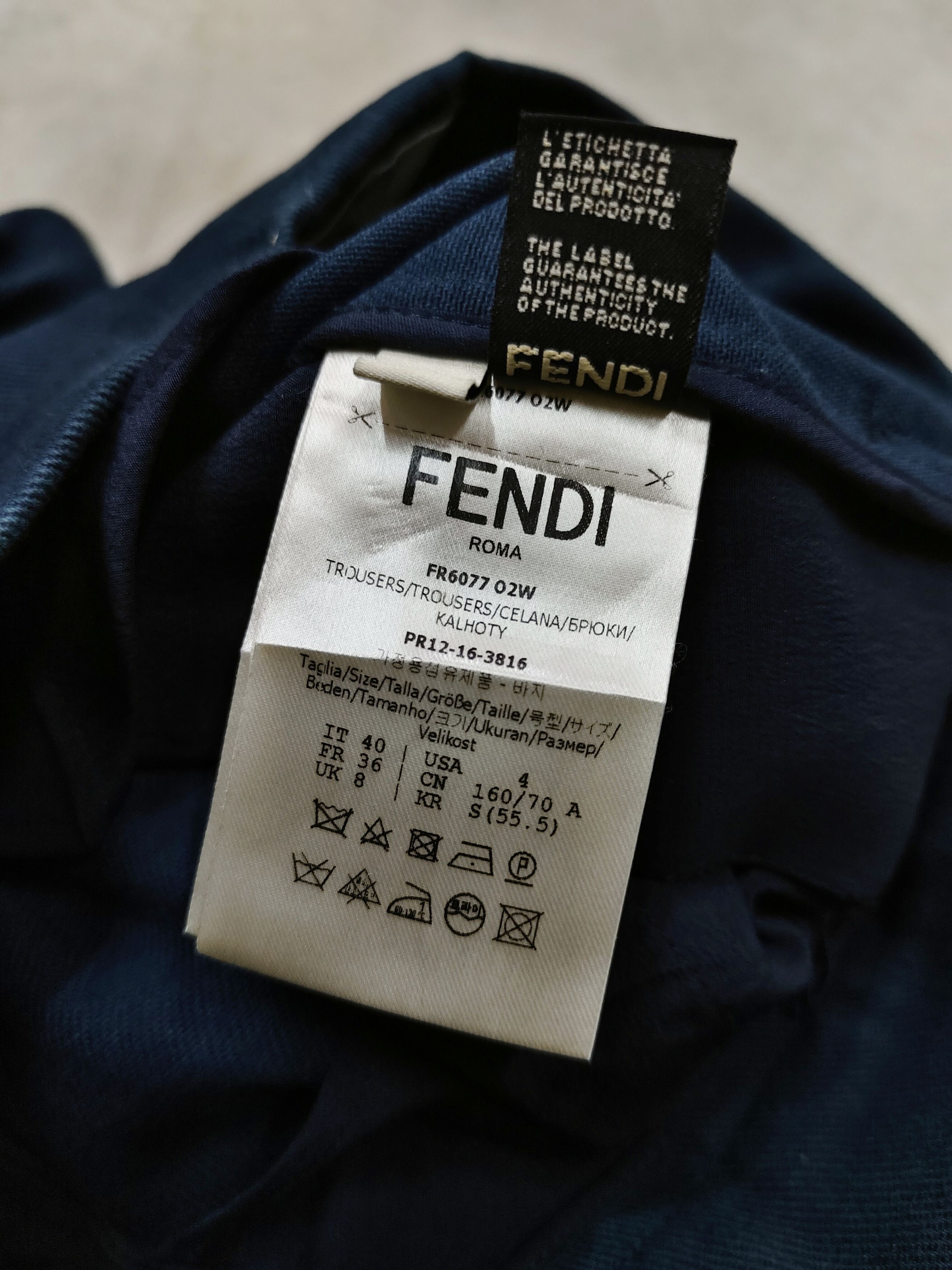 Fendi FENDI- Tailored Cuff Ankle Balloon Cropped Pleated Trousers Size 29" - 9 Thumbnail