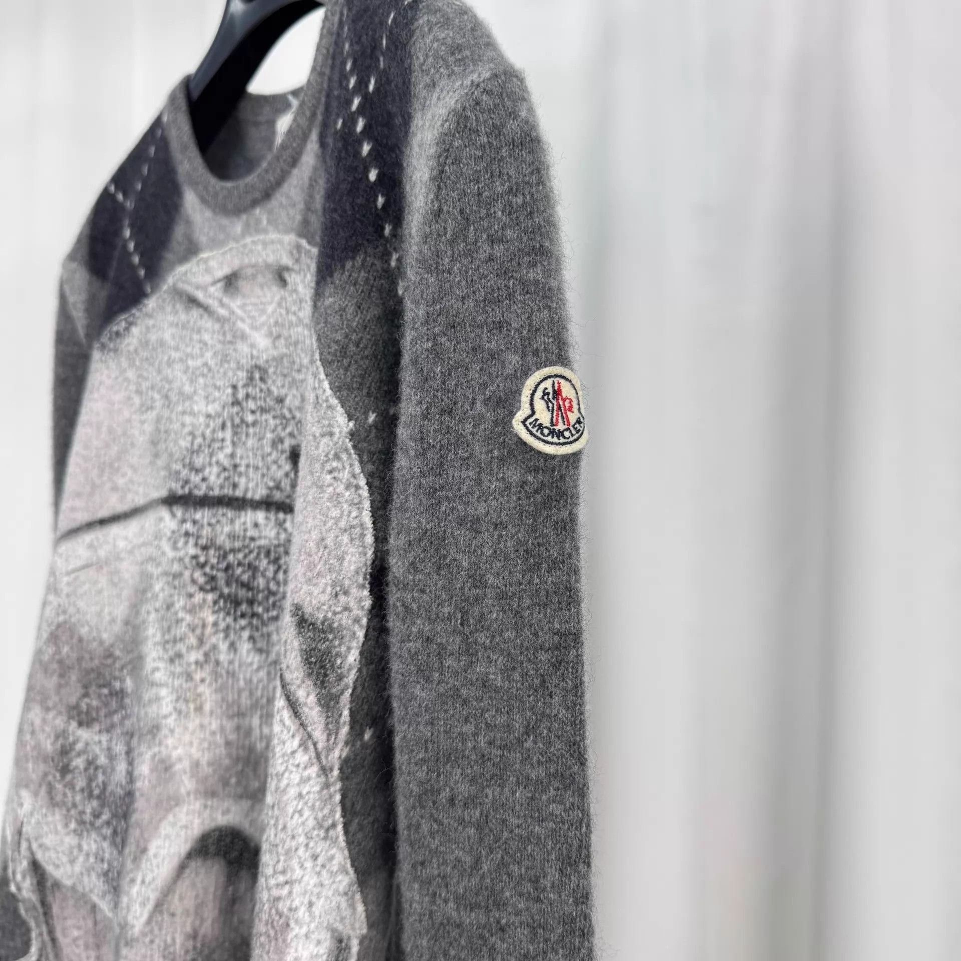 Moncler Moncler Embroidered Logo Wool Knit Sweater L 95new Size L / US 10 / IT 46 - 5 Thumbnail