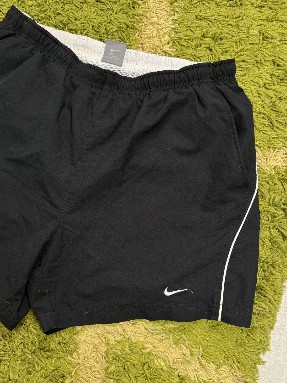 Nike Nike vintage shorts Size US 34 / EU 50 - 2 Thumbnail
