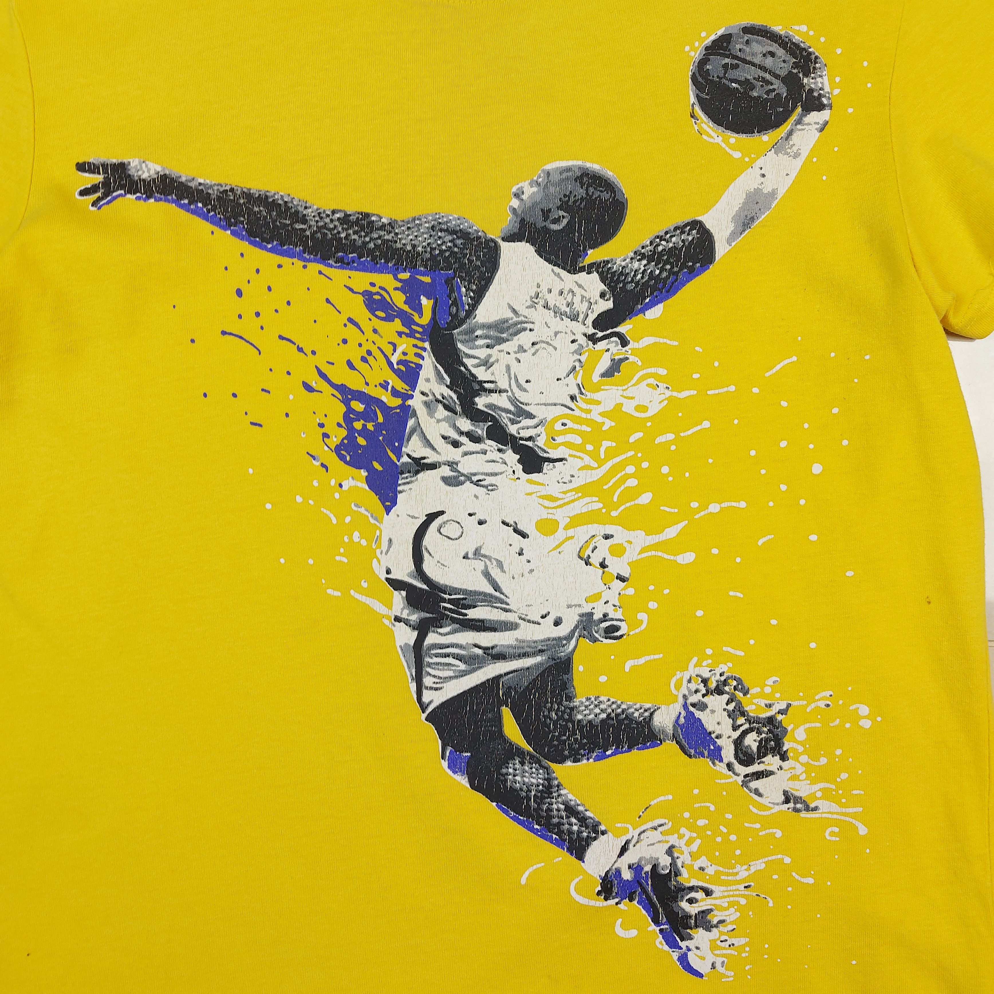 Nike RARE 2012 Nike Dri Fit Kobe Bryant Black Mamba Lakers TEE Size L / US 10 / IT 46 - 2 Thumbnail
