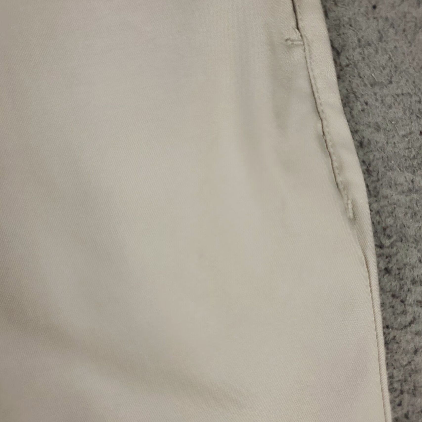 Nike VINTAGE Nike Shorts Men Size 40 Beige Chino Casual Sports Flat Front Gym Size US 40 / EU 56 - 3 Thumbnail