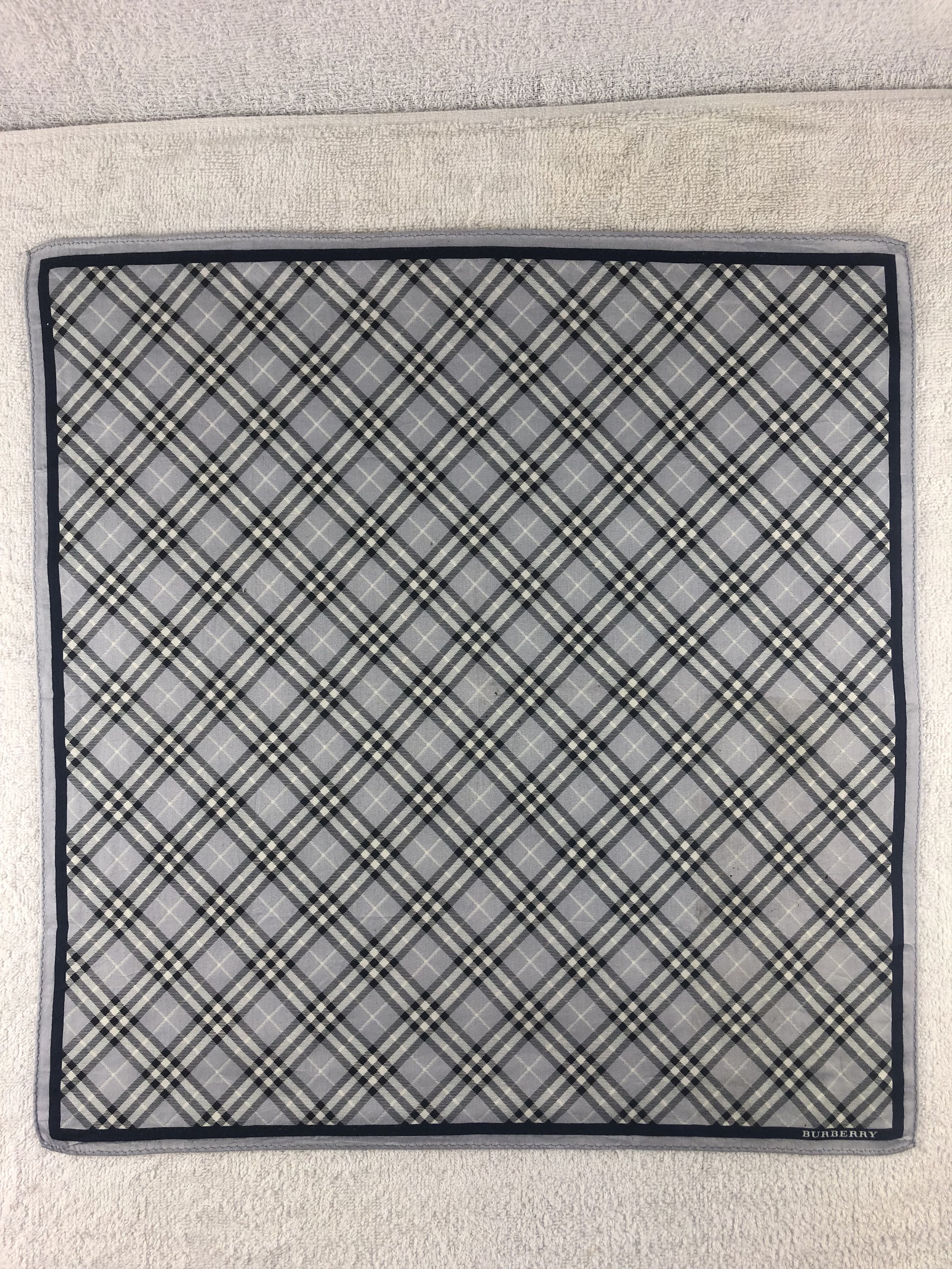 Burberry Burberry Handkerchief / Bandana / Neckerchief Size ONE SIZE - 3 Thumbnail