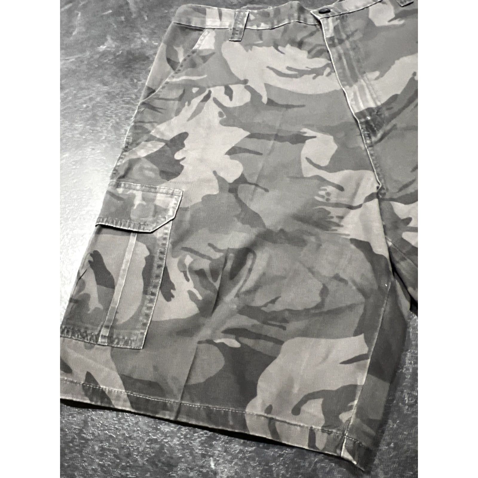 Wrangler VINTAGE Wrangler Cargo Shorts Men Size 36 Camouflage Cotton Gray Men's Size US 36 / EU 52 - 3 Thumbnail