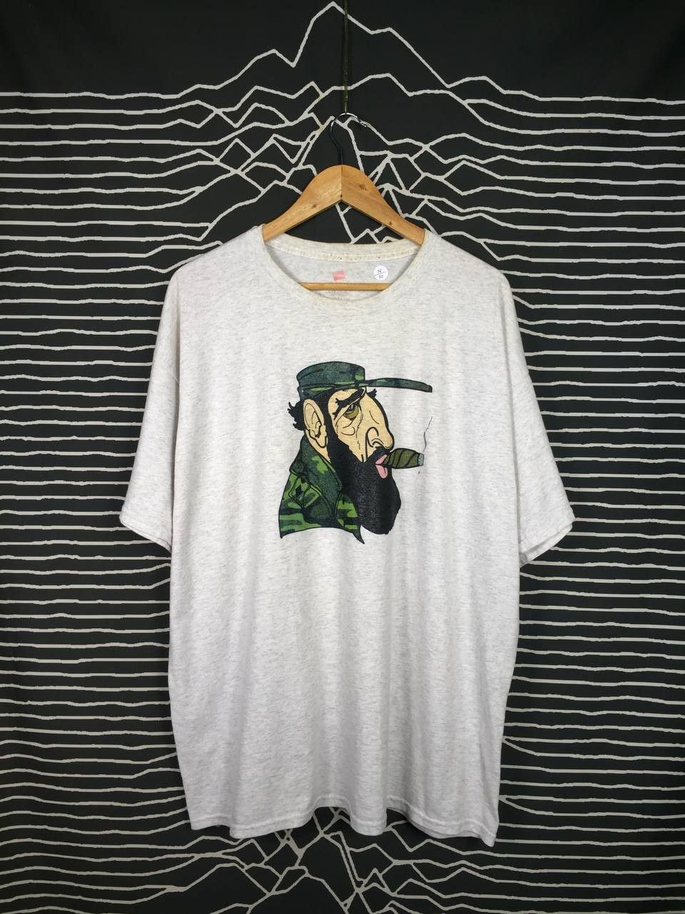 Hanes × Vintage Fidel Castro Cuban Revolutionary Castro's Backroom Tee Size US XXL / EU 58 / 5 - 1 Thumbnail