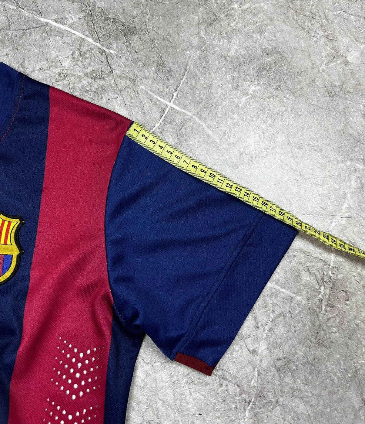 Nike Vintage Nike Barcelona 10 Messi soccer jersey size S Size US S / EU 44-46 / 1 - 15 Thumbnail