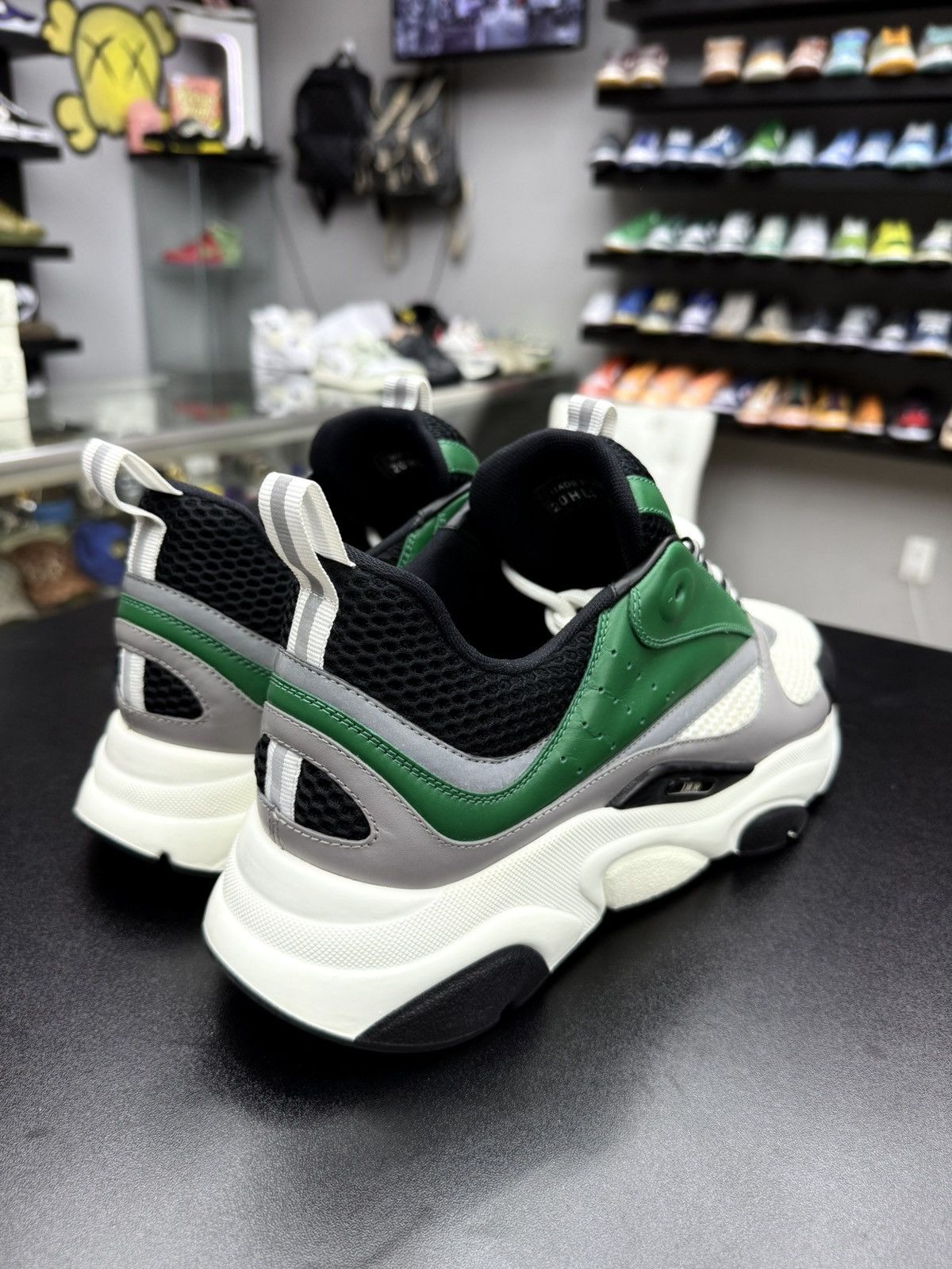 Dior AUTHENTIC Dior B22 white Green size 47 / 14US Size US 14 / EU 47 - 10 Thumbnail