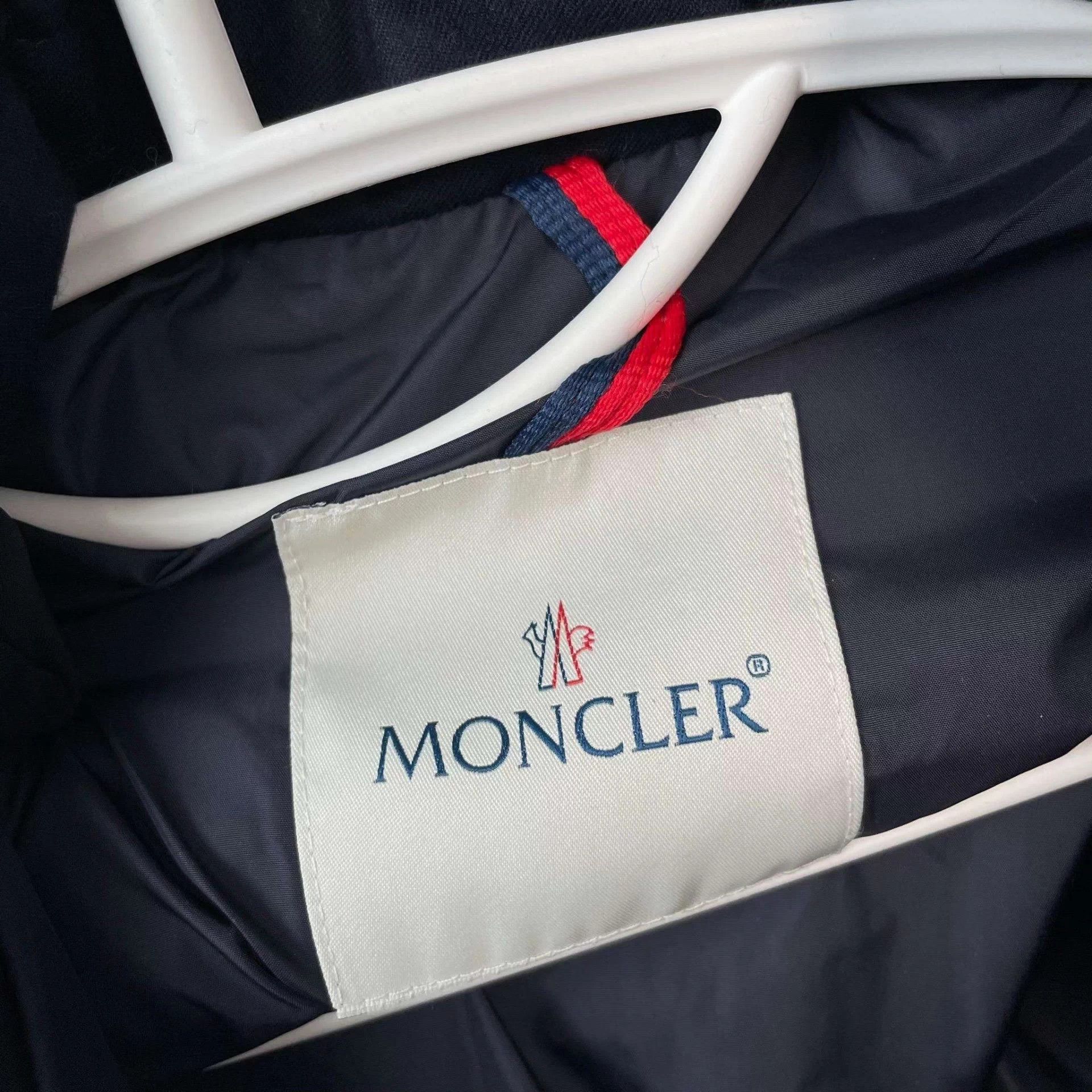 Moncler Moncler Red Down Puffer Jacket Men's Size US M / EU 48-50 / 2 - 4 Thumbnail