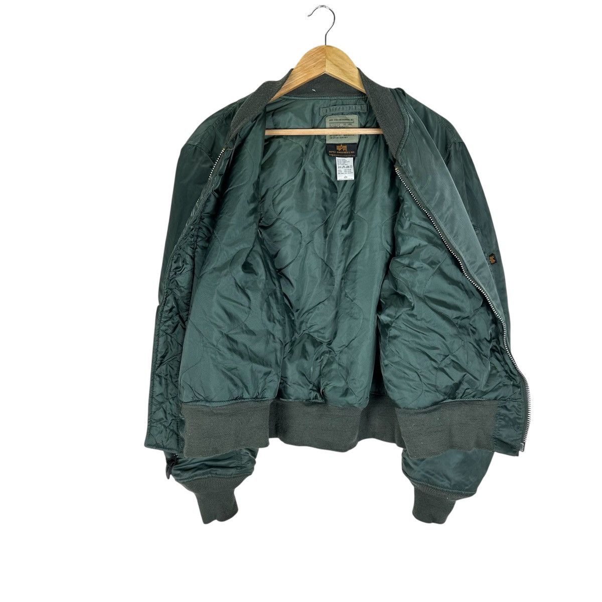 Alpha Industries ALPHA INDUSTRIES MA-1 BOMBER JACKET RIOT Size US L / EU 52-54 / 3 - 10 Thumbnail