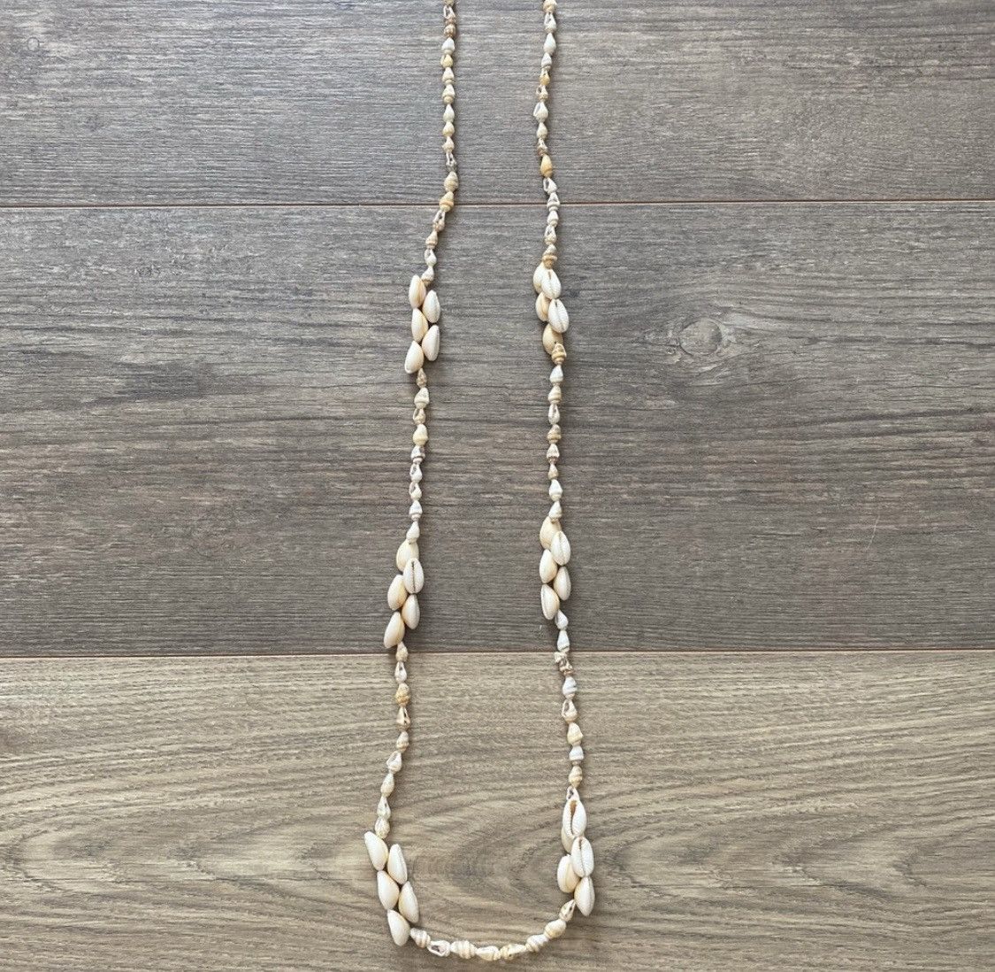 Vintage VINTAGE LONG NATURAL COWRIE SEASHELL NECKLACE Size ONE SIZE - 4 Thumbnail