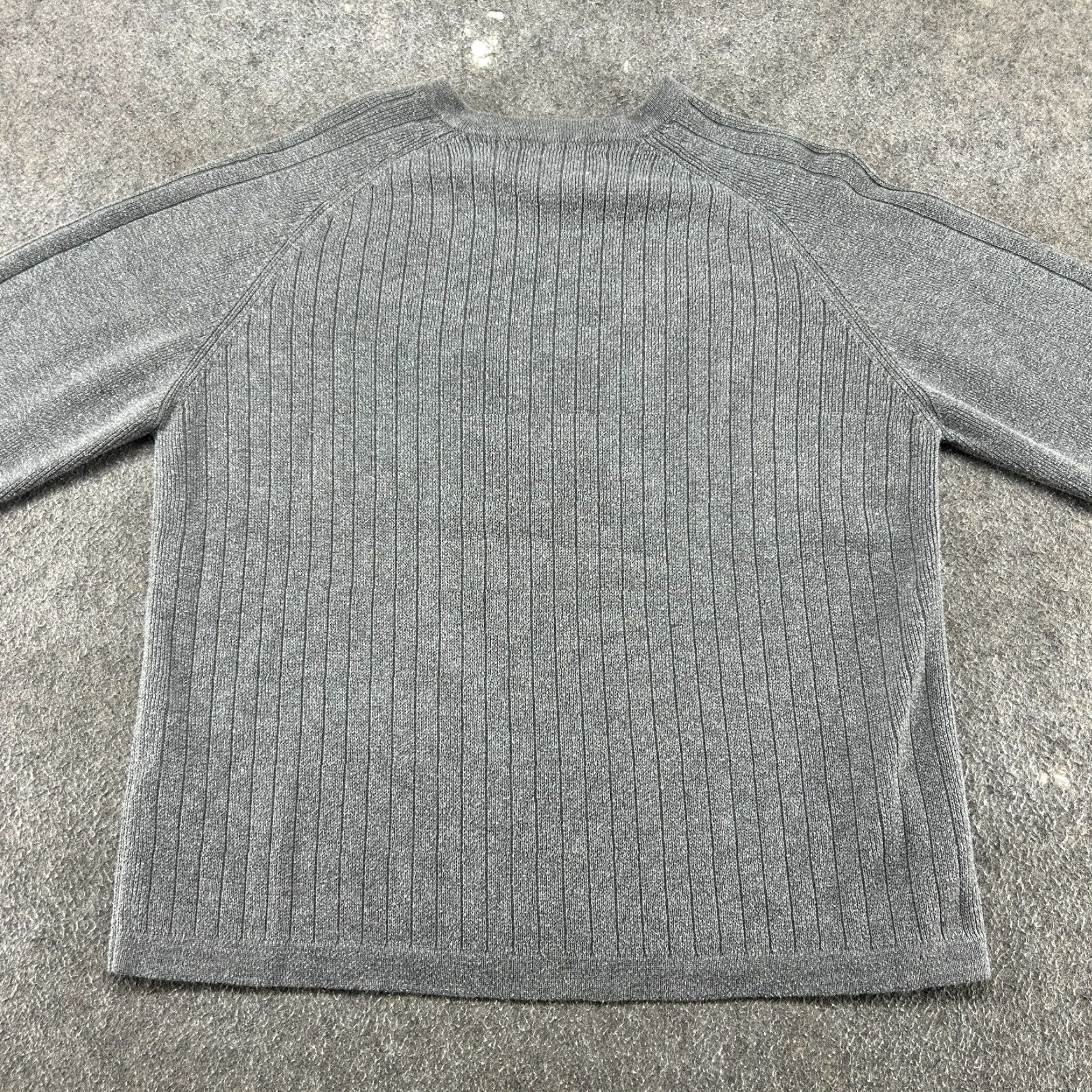 Abercrombie & Fitch VINTAGE Abercrombie & Fitch Sweater Mens L Gray Cotton Wool V-Neck Ribbed 90s Size US L / EU 52-54 / 3 - 7 Thumbnail