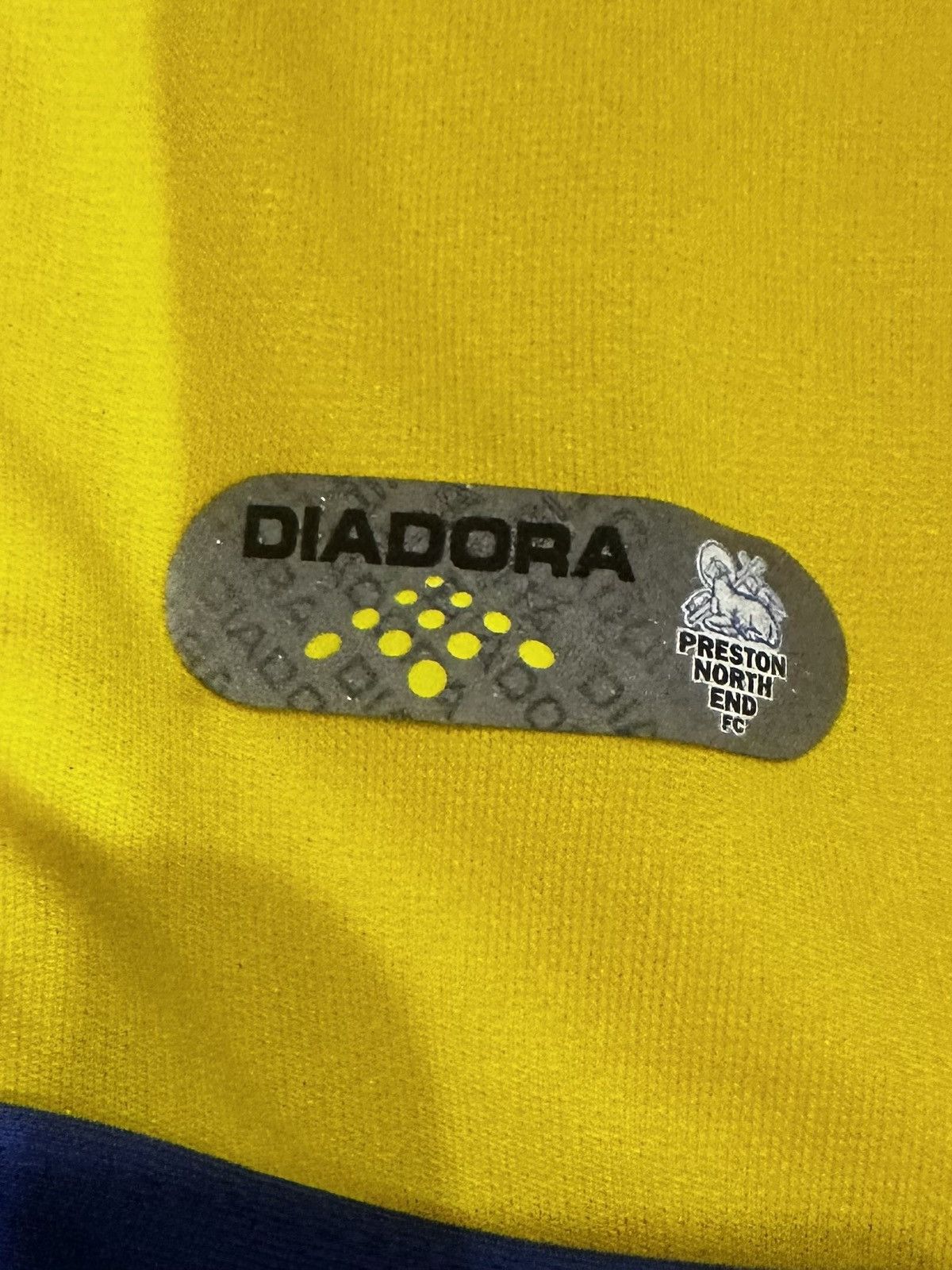 Diadora Sheffield Wednesday home football shirt jersey DIADORA Size US L / EU 52-54 / 3 - 3 Thumbnail