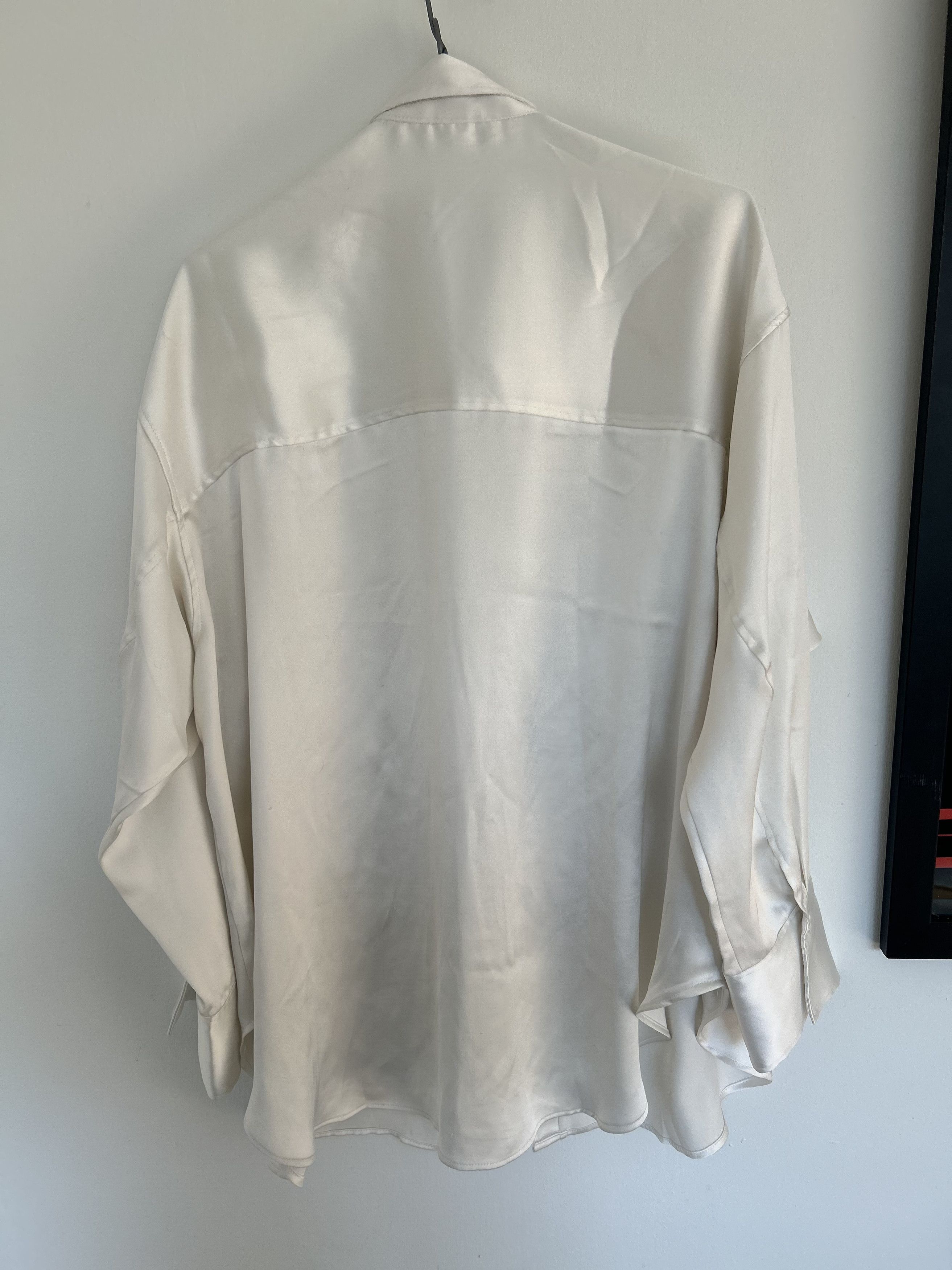 H&M Sleek White Womens Button Up Size M / US 6-8 / IT 42-44 - 2 Thumbnail